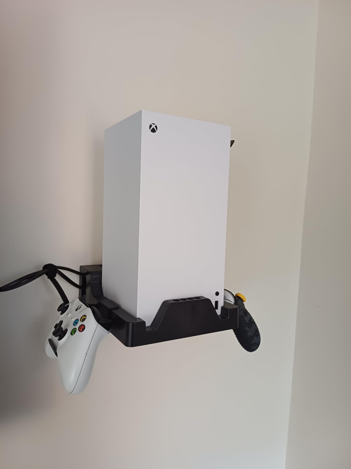 Wall Mount for Xbox Series X - Sturdy Wall Shelf Kit with 2 Controller Holders & 1 Headset Hook, Space Saving, Dual Ventilation Design, Easy Installation, Securely Mount Xbox Console Near or Behind TV customer photo 1