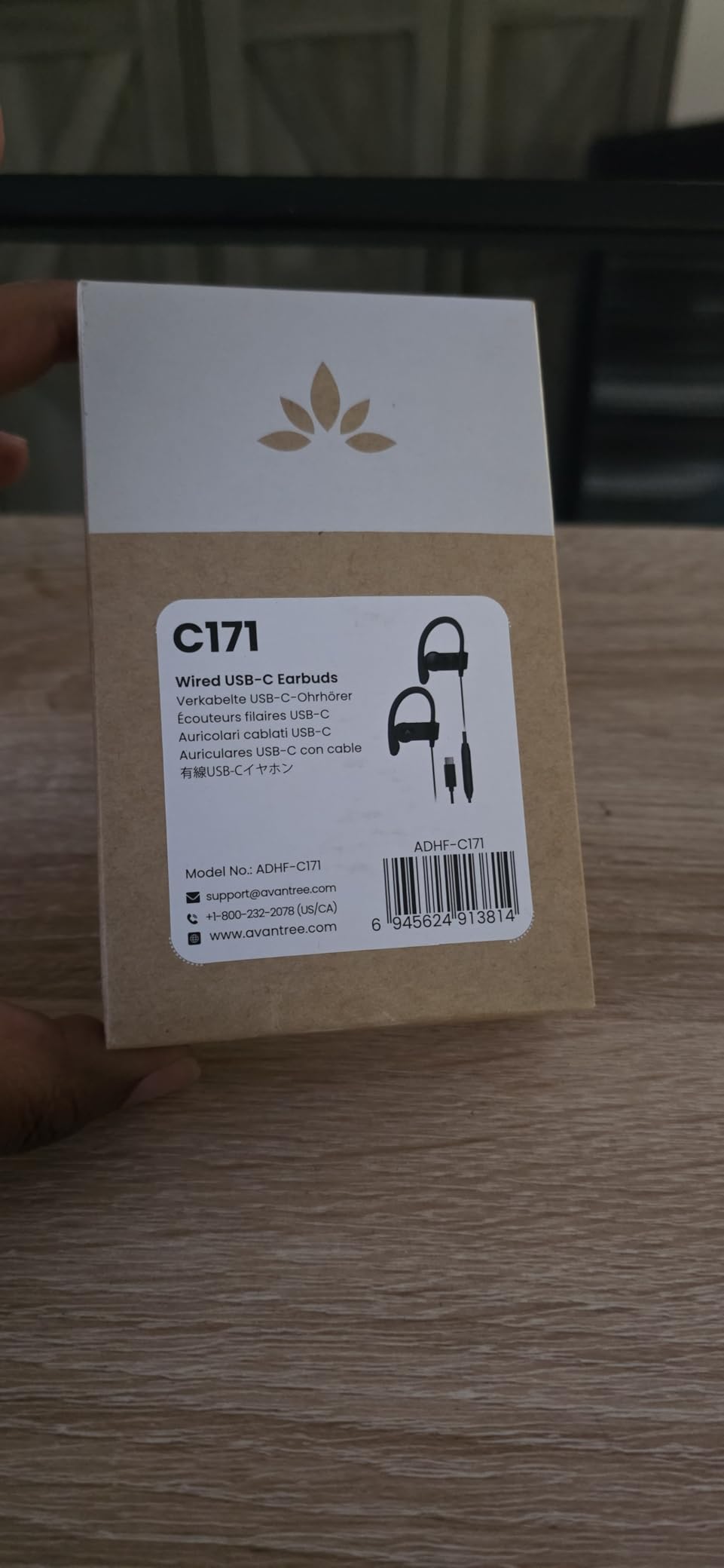 Avantree C171 - USB-C Wired Earbuds with Microphone & Volume Controls | Ear Hook Design for Running & Sports, Comfortable Fit Headphones for iPhone 15+, Samsung and Android USB-C Phones, Black customer photo 1
