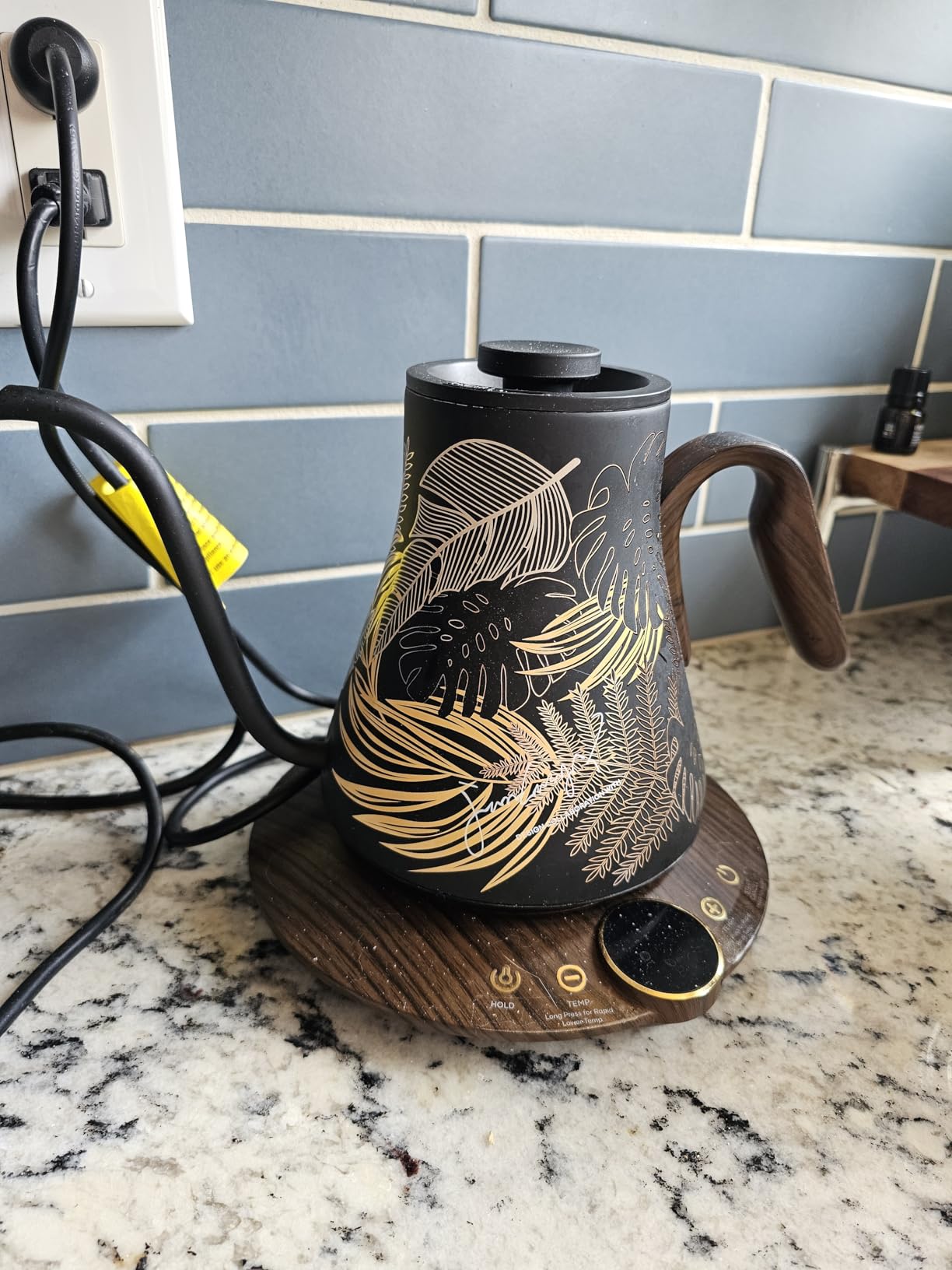 INTASTING Gooseneck Electric Kettle with ±1℉ Temperature Control 0.9 Liter customer photo 1
