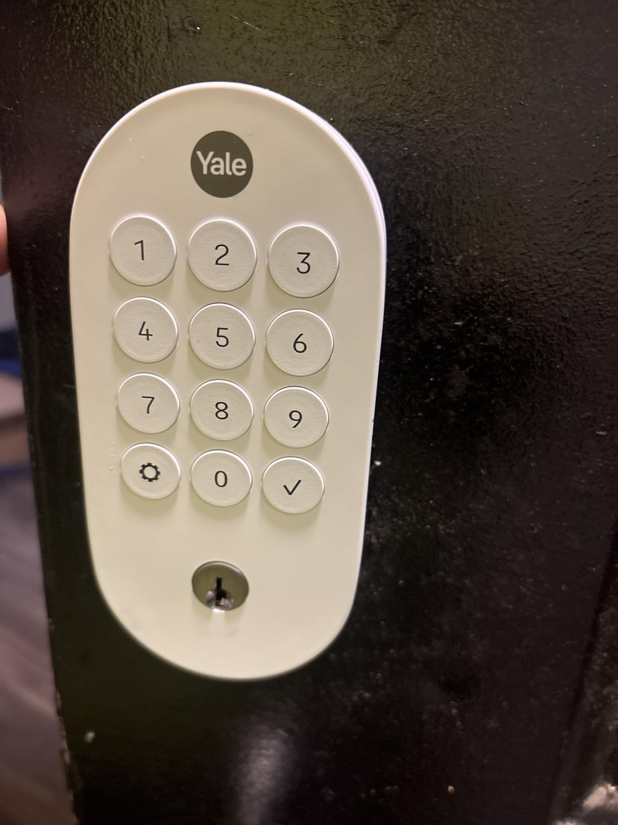 Yale Keyed Deadbolt Smart Lock with Google Matter, Matte Black customer photo 2