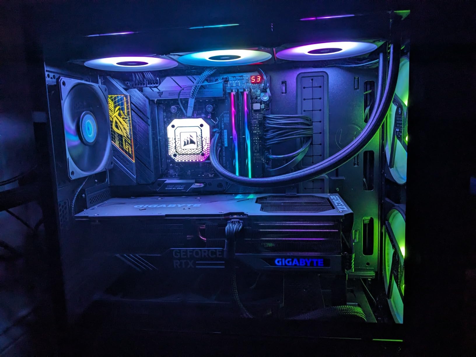 ASUS ROG STRIX X670E-E GAMING WIFI AMD X670 AM5 Ryzen™ Desktop 9000 8000 & 7000 ATX motherboard, 18+2 power stages, DDR5, 4x M.2 slots with heatsink, PCIe® 5.0, USB 3.2 Gen 2x2, WiFi 6E, AI Cooling II customer photo 2