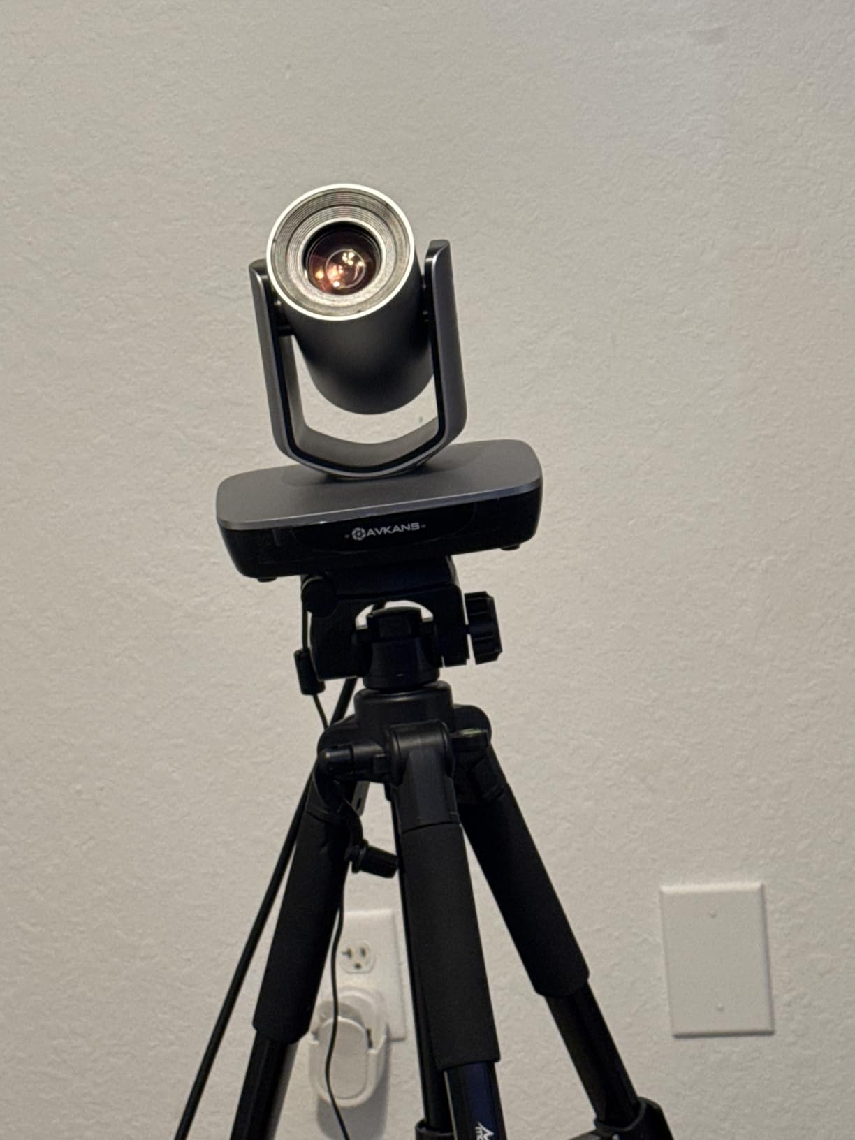 NDI Camera AI Tracking with 20X Zoom 3G-SDI HDMI USB Video, Budget PTZ Camera for Church Worship Live Streaming, PoE IP Livestream Video Camcorder for Video Production(AV-E20-NDI) customer photo 2