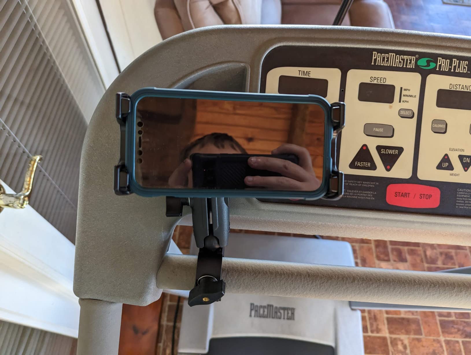 Treadmill Tablet Ipad Holder Bike Handlebar Mount Clamp for Stationary Bicycle Elliptical Spin Bike Peloton Stroller for 4-13