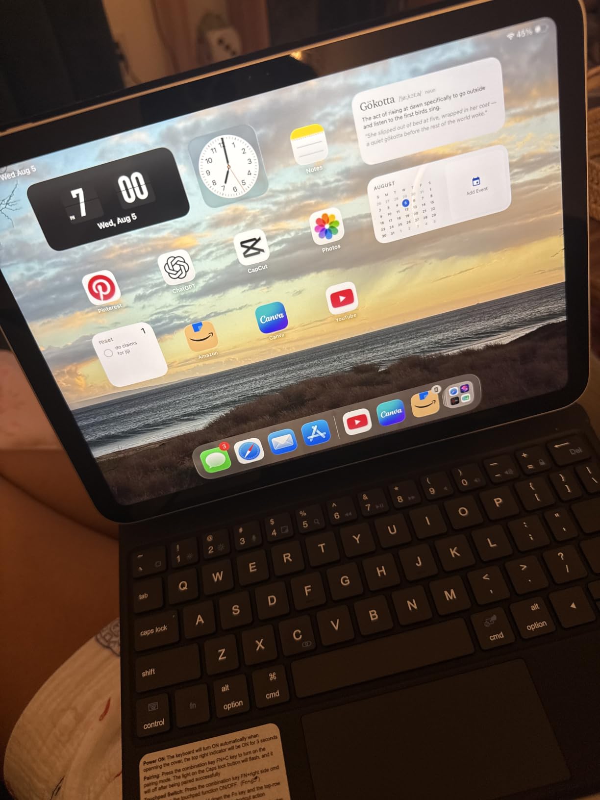 runelk Keyboard Case for iPad 10th Generation 2022 & 11th (A16, 2025) – Magic-Style Keyboard with Multi-Touch Trackpad – Floating Cantilever Stand – Magnetic Case for iPad 10.9 inch 10th / 11th Gen. customer photo 1