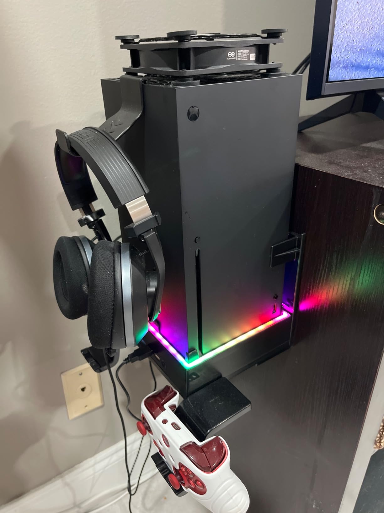 Wall Mount with Cooling Fan for Xbox Series X, 4 in 1 Wall Mount Kit for Xbox Series X, 3 Speed Low Noise Fan with RGB Light Strip & Touch Switch, 3 USB Port Controller & Headphone Holder customer photo 1