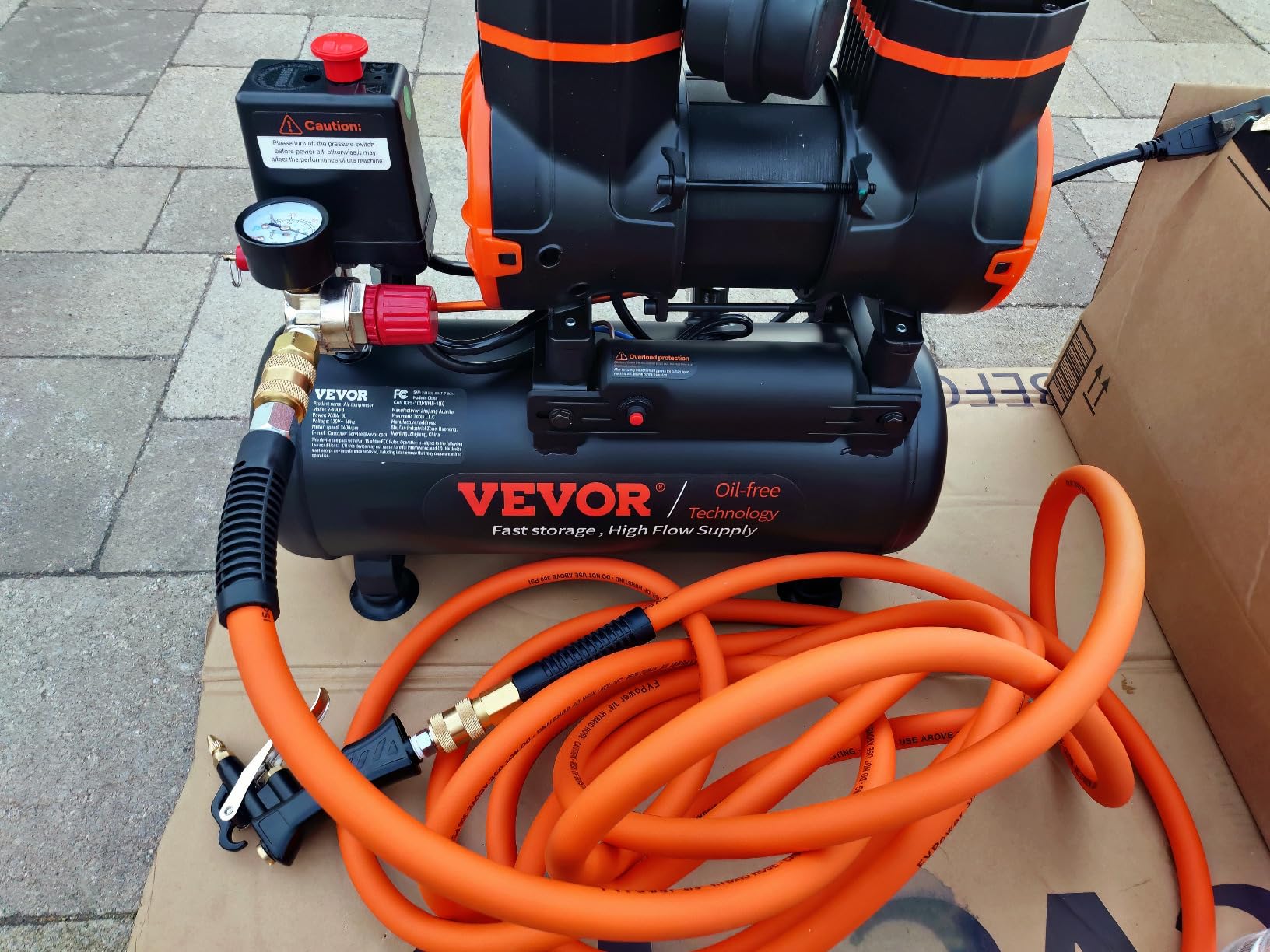 VEVOR 2.1 Gallon Air Compressor, 1.2HP 2.2 CFM@90PSI Air Compressors with Max. 116PSI Pressure, Oil Free Compressor Tank for Auto Repair, Tire Inflation, Spray Painting, Woodwork Nailing customer photo 1