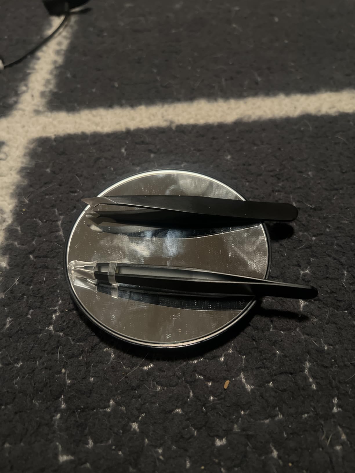MIYADIVA 30X Magnifying Mirror, Small Travel Mirror with Suction Cup and Tweezers, 3.5 Inches customer photo 1