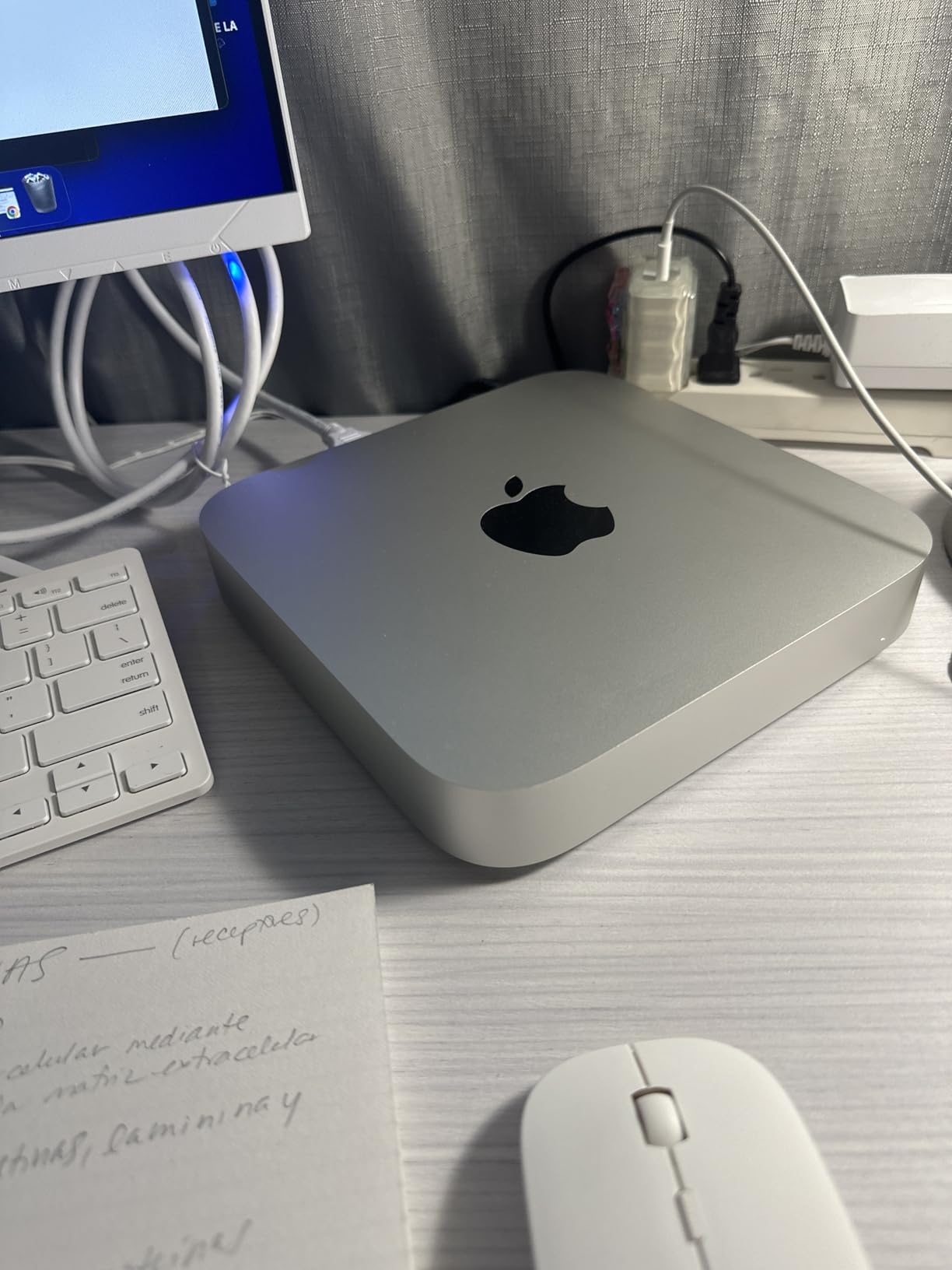 Apple 2023 Mac Mini with Apple M2 Chip with 8-core CPU (8GB RAM, 256GB SSD Storage) Silver (Renewed) customer photo 1