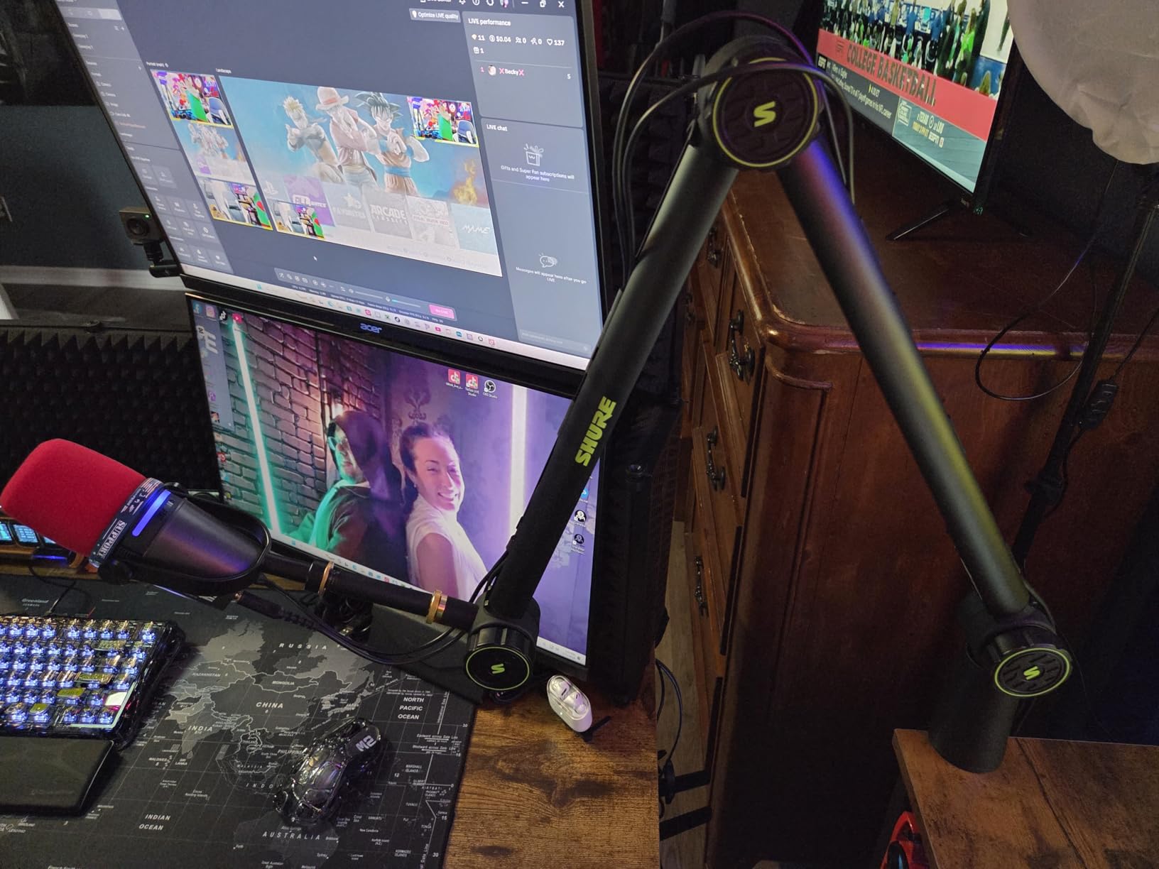 Shure by Gator Deluxe Broadcast Desktop Mic Boom Arm (SH-BROADCAST1) | Fully adjustable with a quiet 360-degree arm for podcasts and streaming. Compatible with MV7 & SM7B customer photo 2