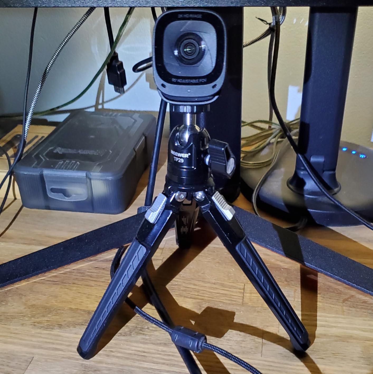 NEEWER Mini Metal Table Tripod with 360° Ball Head, TP29 customer photo 2