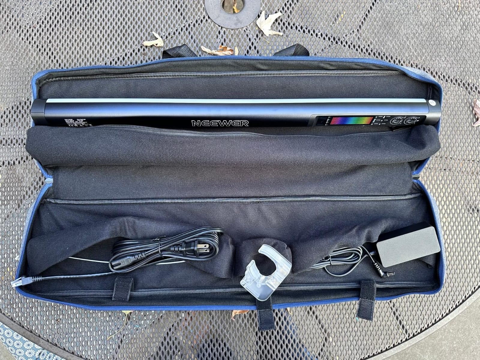 NEEWER TL60 RGB Tube Light, 20W Full Color RGBWW LED Video Lighting Wand Stick for Studio Photography Recording Streaming, APP/2.4G/DMX Control, 7 Pixel Effects 18 Scenes, 2500-10000K CRI97+ TLCI98+ customer photo 2