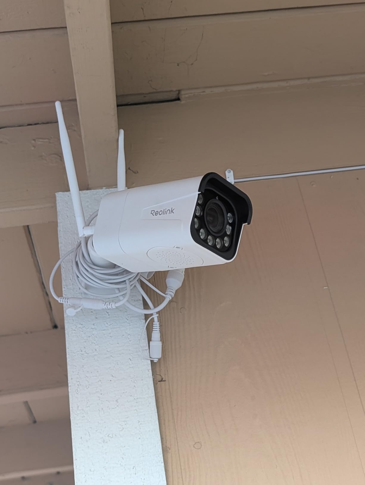 REOLINK Plug-in 4K WiFi 6 Outdoor Security Camera RLC-810WA, Surveillance customer photo 1