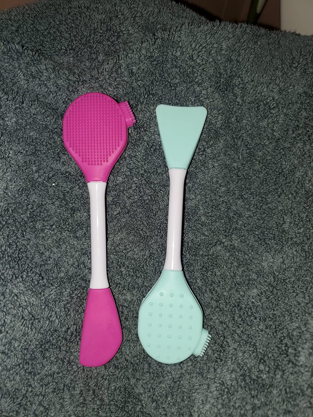 RamPula Facial Cleansing Brush, 2 in 1 Silicone Face Mask Brush & Face Scrubber, For Exfoliating, Massaging, Remove Blackheads, Makeup Skincare Removal, Applicator for Mud, Clay, Body Lotion, DIY Mask customer photo 1