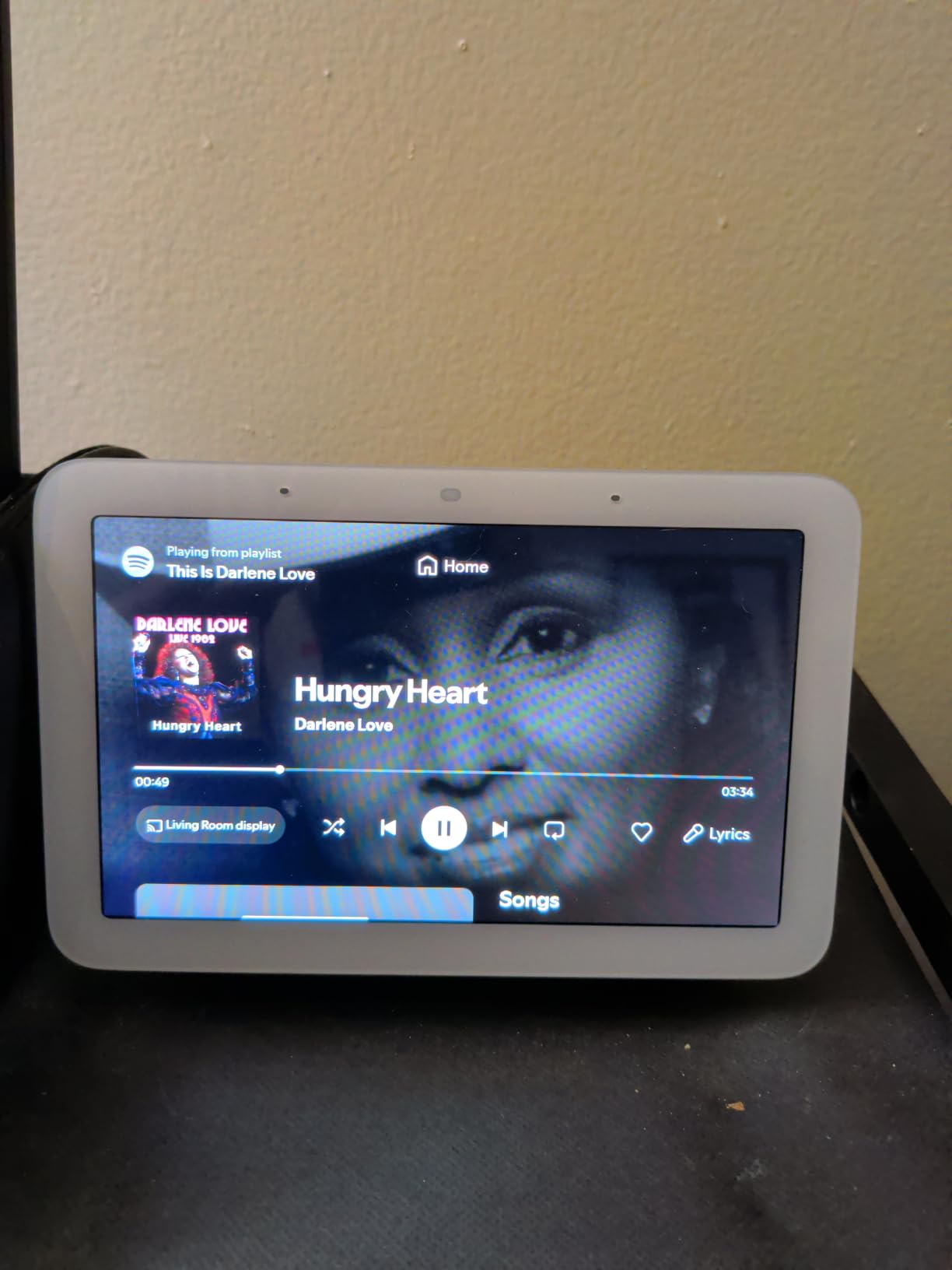 Google Nest Hub 7” Smart Display with Google Assistant (2nd Gen) - Chalk customer photo 1