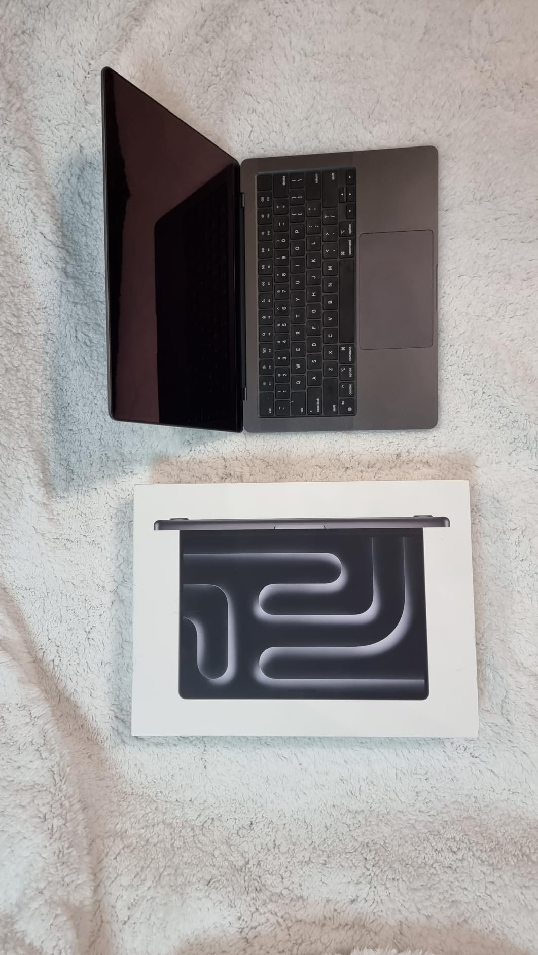 Apple 2023 MacBook Pro Laptop M3 Pro chip with 11‑core CPU, 14‑core GPU: Built for Apple Intelligence, 14.2-inch Liquid Retina XDR Display, 18GB Unified Memory, 512GB SSD Storage; Silver customer photo 1