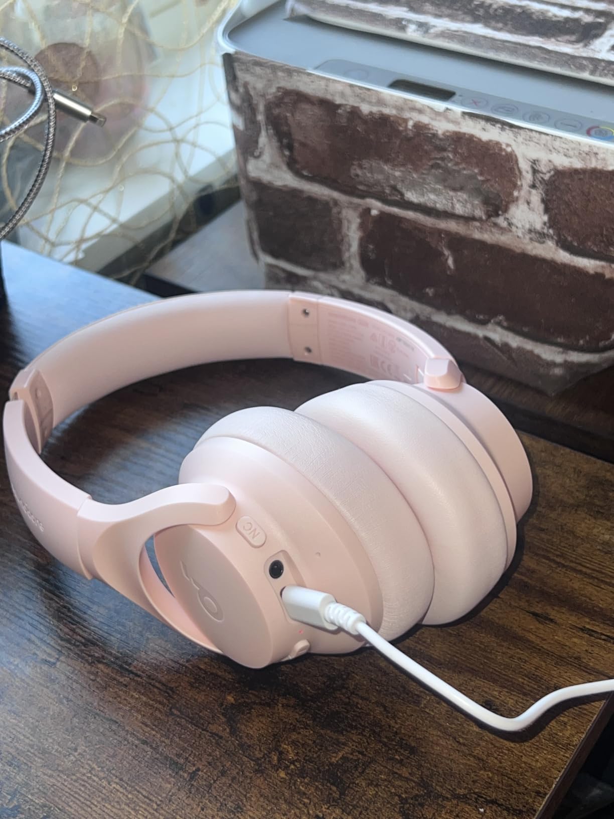 Soundcore by Anker Q20i Hybrid Active Noise Cancelling Headphones, White customer photo 2