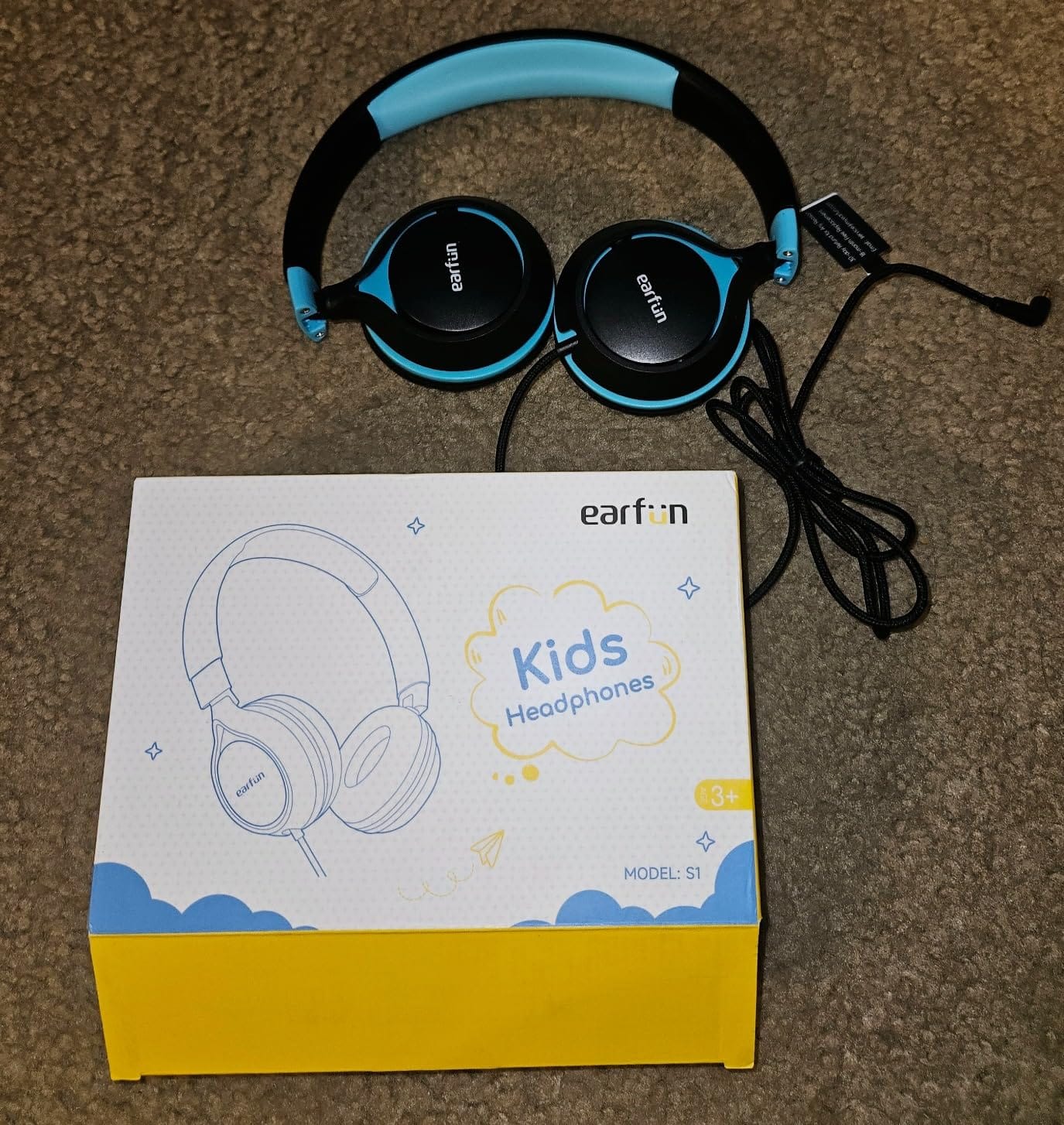 EarFun S1 Kids Headphones, Wired Headphones for Kids, Lightweight, Black customer photo 2