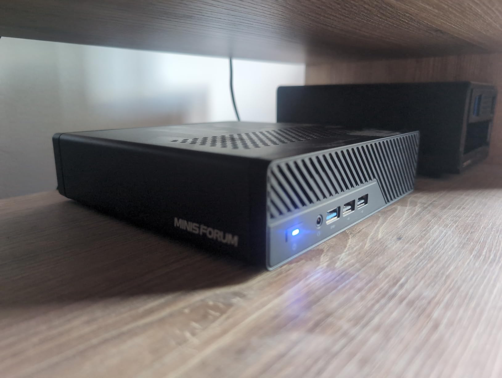 MINISFORUM MS-01 Mini Workstation Intel Core i9-13900H (vPro Enterprise Support) 32GB DDR5 1TB SSD Mini PC,2x 10Gbps SFP+/2x 2.5G RJ45/2x USB4/HDMI/1x PCIe4.0x16 slot/Support 3x M.2 2280/22110/U.2 SSD customer photo 1