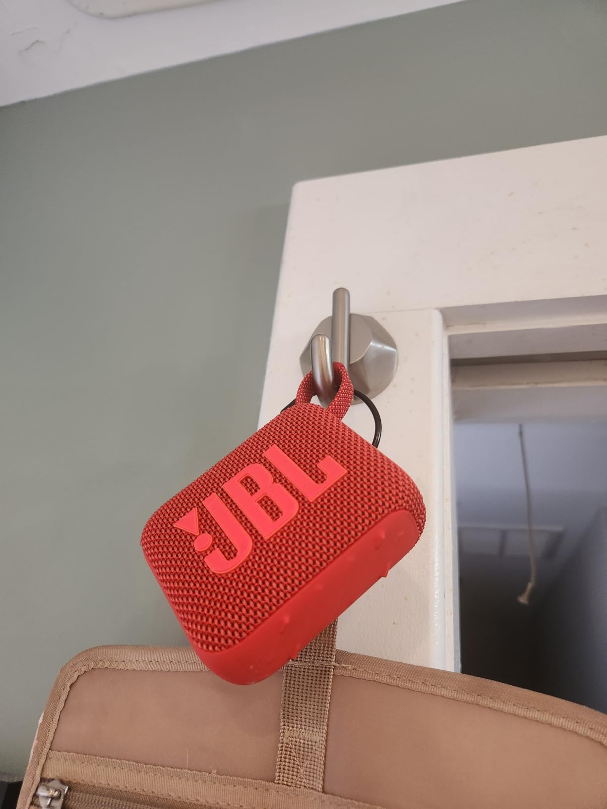 JBL Go 4 - Ultra-Portable, Waterproof and Dustproof Bluetooth Speaker, Big JBL Pro Sound with Punchy bass, 7-Hour Built-in Battery, Made in Part with Recycled Materials (Black) customer photo 1