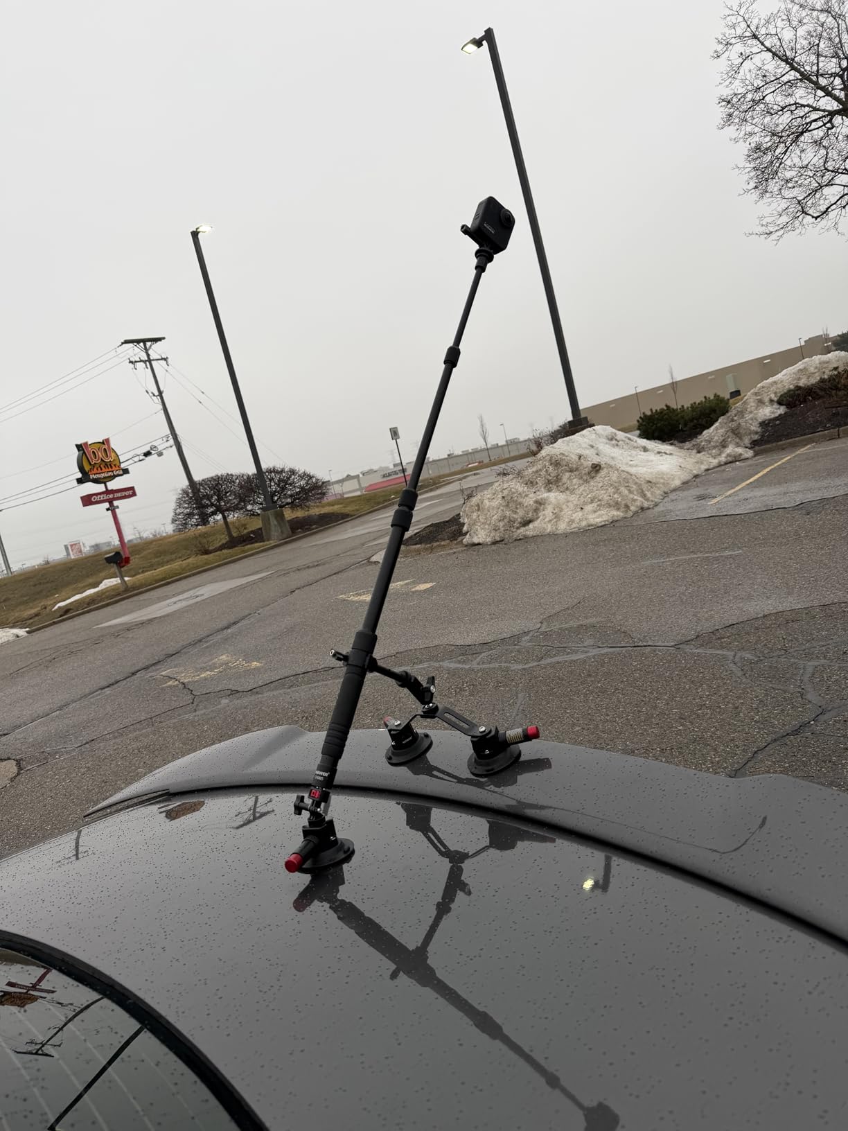 NEEWER Triple Suction Cup Car Mount Compatible with Insta360 X5 X4 GoPro DJI OSMO 360 Cameras, Quick Release Outside Windshield Magic Arm Mount Kit with 2 in 1 Extension Pole/Selfie Stick, CA065 customer photo 2