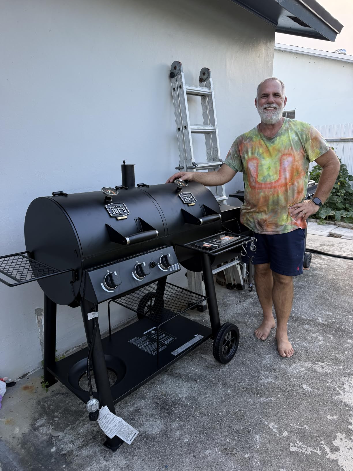Oklahoma Joe's Canyon Combo Dual Fuel 3-Burner Propane Gas and Charcoal Smoker and Grill with 1031 sq. in. Cooking Area in Black customer photo 1