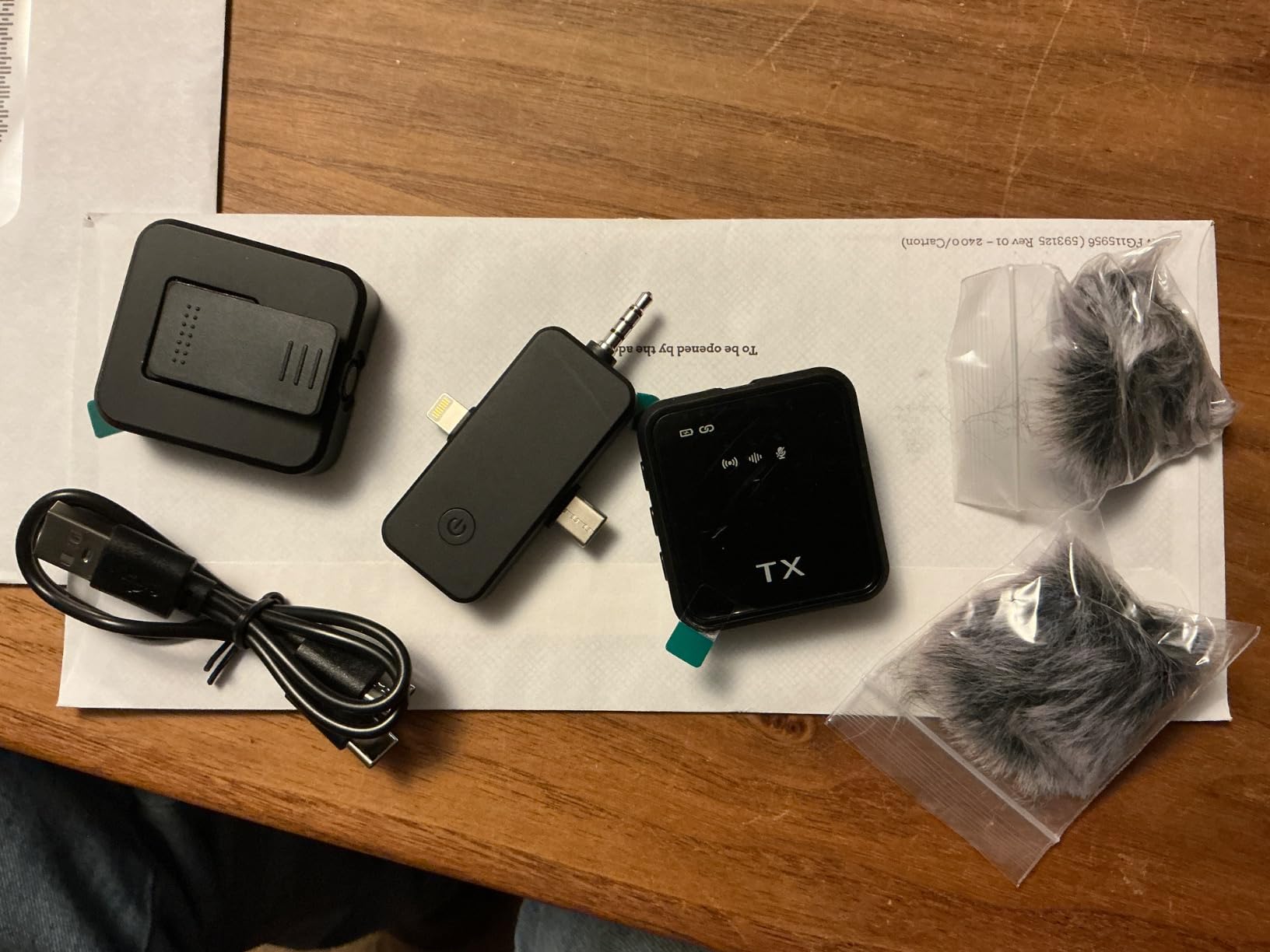 PQRQP 3 in 1 Wireless Lavalier Microphone for iPhone Android & Camera, Mini Clip-On Mic for Video Recording TikTok YouTube Interview, Noise Cancelling, 328ft Range, 18H Battery customer photo 2