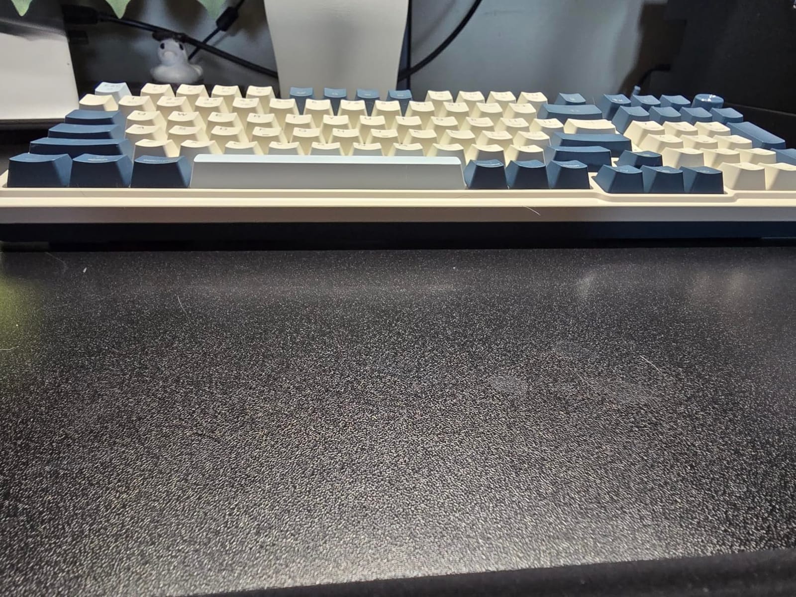 Redragon K686 PRO Wireless RGB Gasket Gaming Mechanical Keyboard, Easy Knob customer photo 2