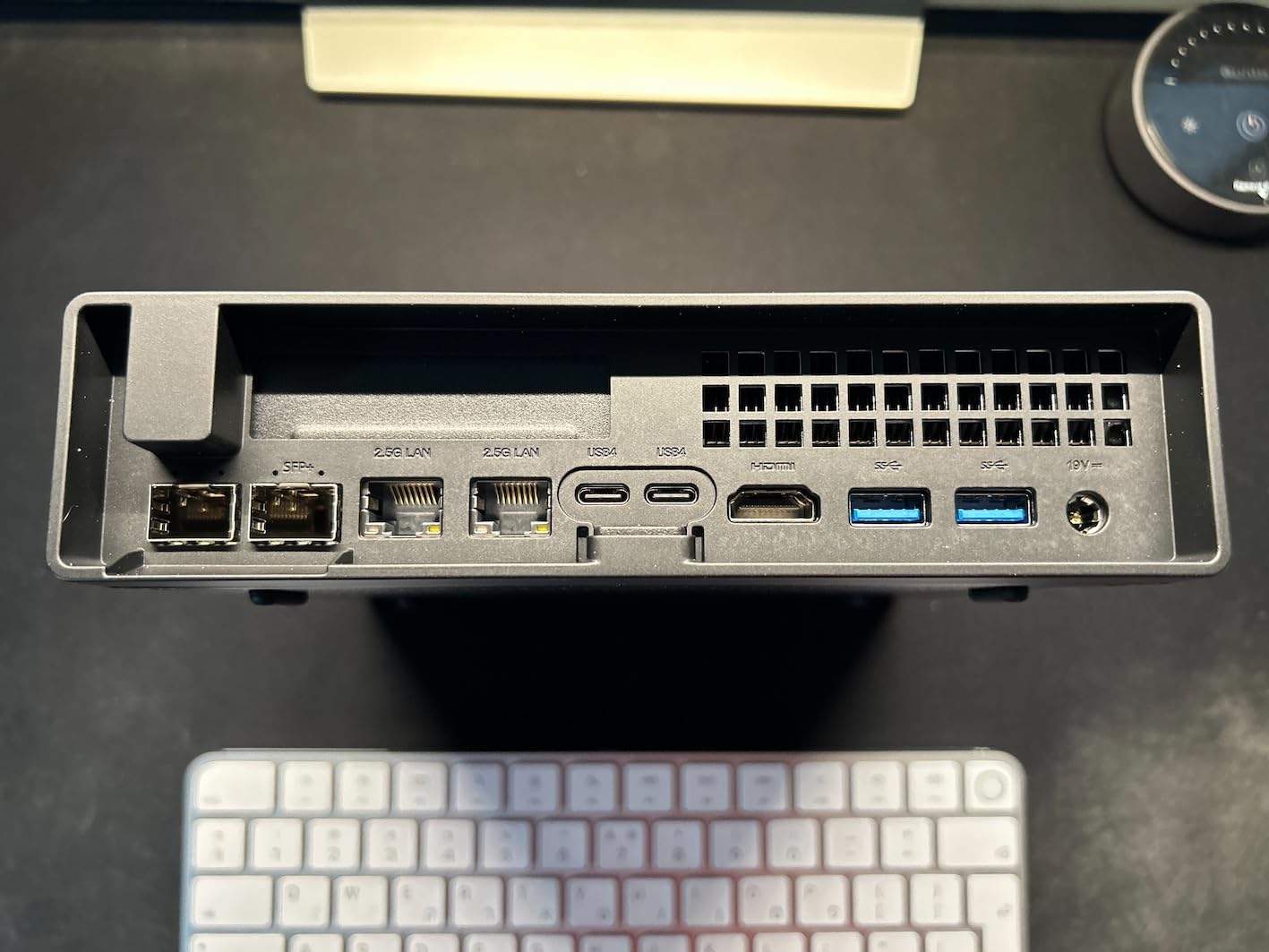 MINISFORUM MS-01 Mini PC Intel Core i9-12900H,32GB DDR5 1TB SSD,vPro Enterprise Support,2x10Gbps SFP+LAN/2x2.5G RJ45/2xUSB4/HDIM/16xPCIe 4.0/M.2 NVMe SSD/U.2 NVMe SSD,Mini Computer customer photo 2