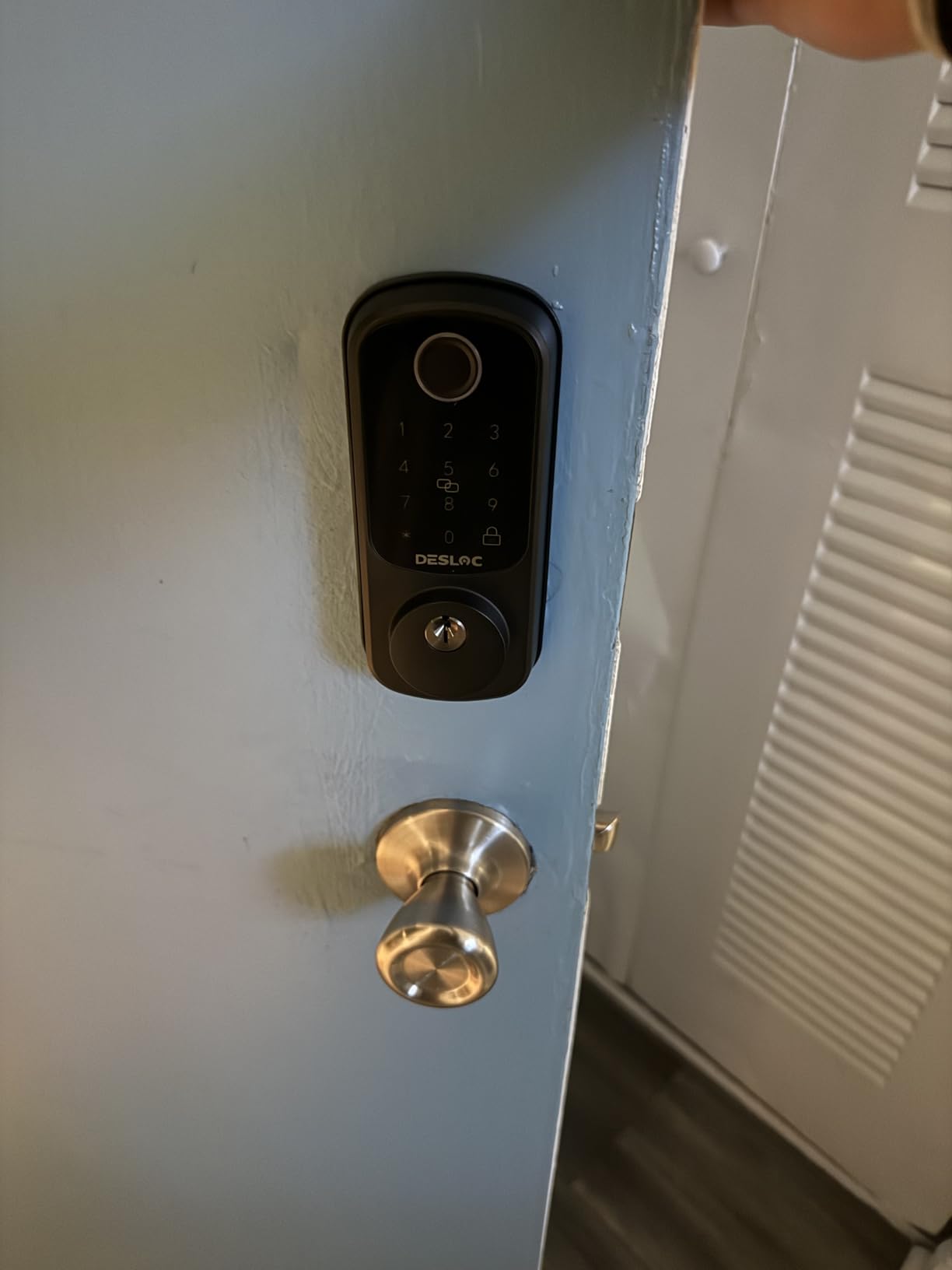 DESLOC B200 Fingerprint Smart Door Lock, Keyless Entry Deadbolt customer photo 1