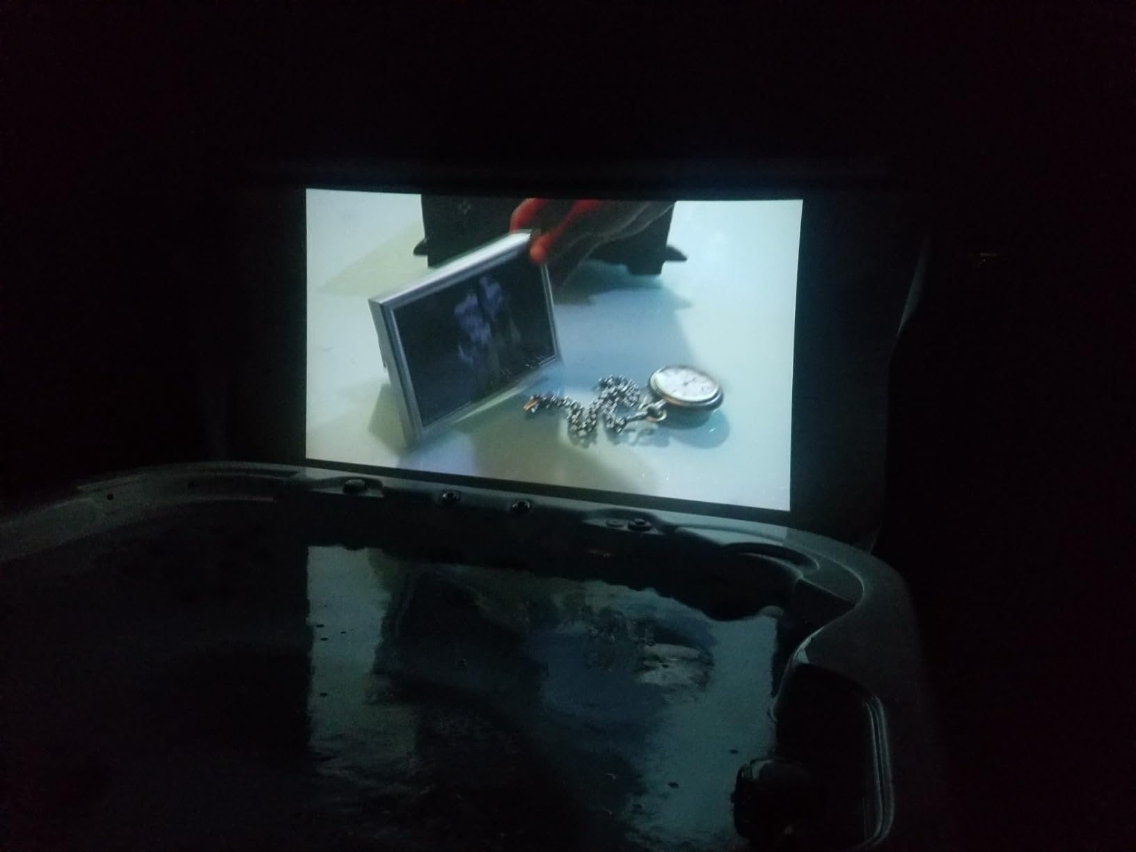 KODAK Luma 150 Mini Projector, Black, 1080p Input, Battery customer photo 2
