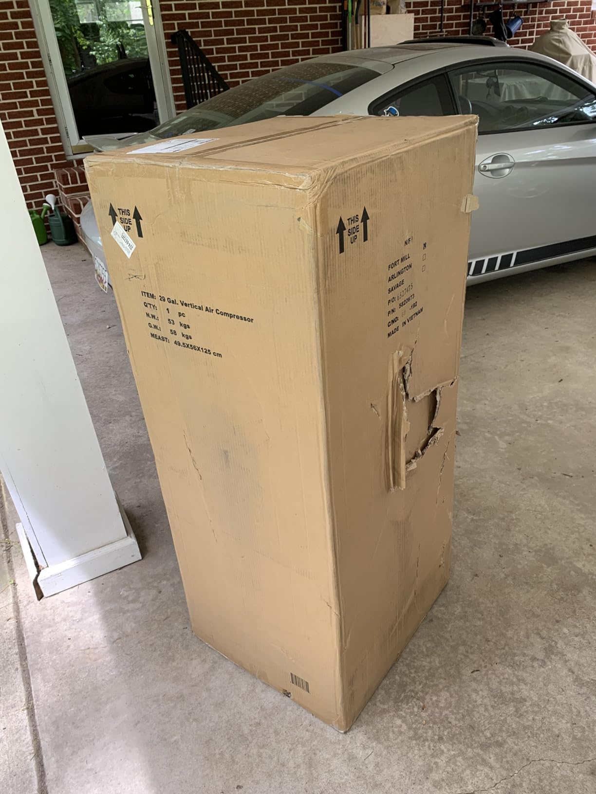 Klutch 29-Gallon Air Compressor, 2.5 HP, 120V, 175 PSI, 5.1 CFM at 90 PSI customer photo 2