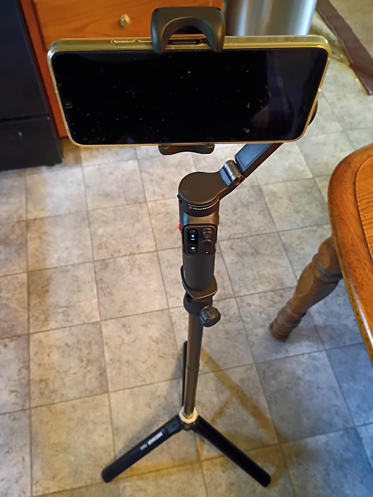 hohem iSteady X3 SE 3-Axis Gimbal Stabilizer for iPhone & Android, Black customer photo 2