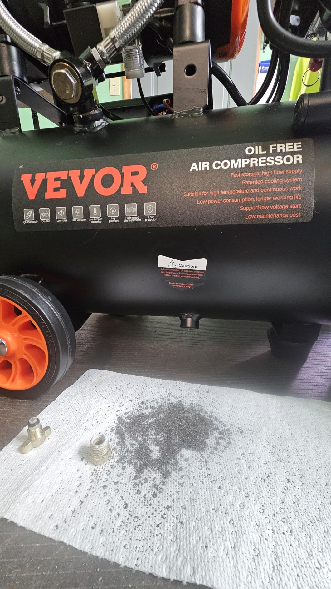 VEVOR Air Compressor, 1 Gallon Steel Tank, 1HP 1.5CFM @ 90PSI Oil Free Air Compressor & Max. 120PSI Pressure, 78dB Ultra Quiet Portable Compressor for Auto Repair, Tire Inflation, Spray Painting, 120V customer photo 2