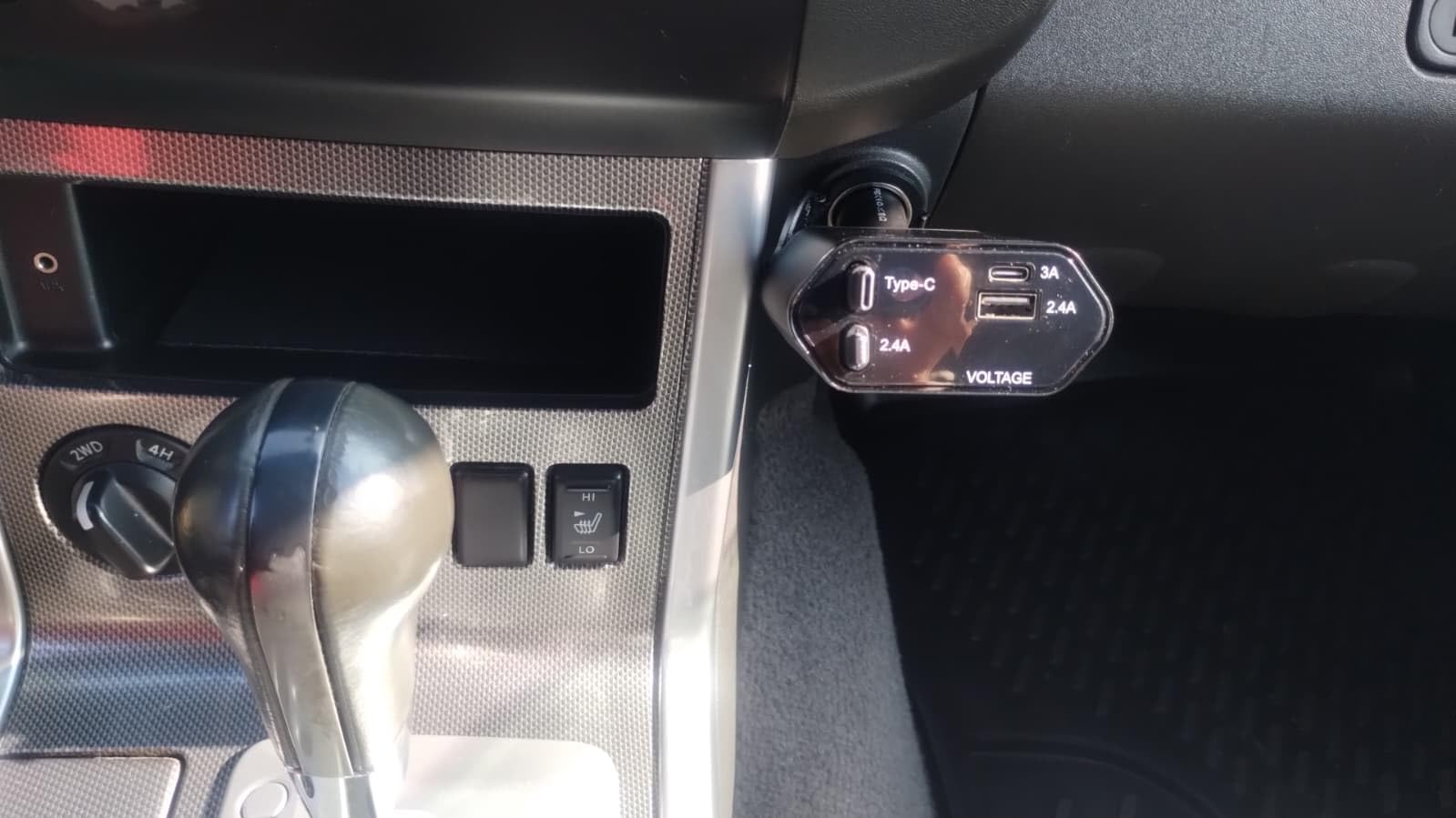 Retractable Car Charger,4 in 1 Fast Charging Car Charger with USB-C & USB-A | Voltage Display,Car Accessories,for iPhone 17/16/15/14/13/12/11,Galaxy,Pixel,Samsung,Birthday Gifts for Men,Women,Husband,Dad customer photo 1