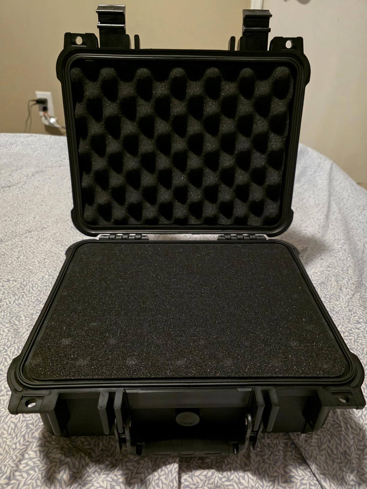Jack Boss Waterproof Hard Camera Case with Pre-cut Foam,Black customer photo 2