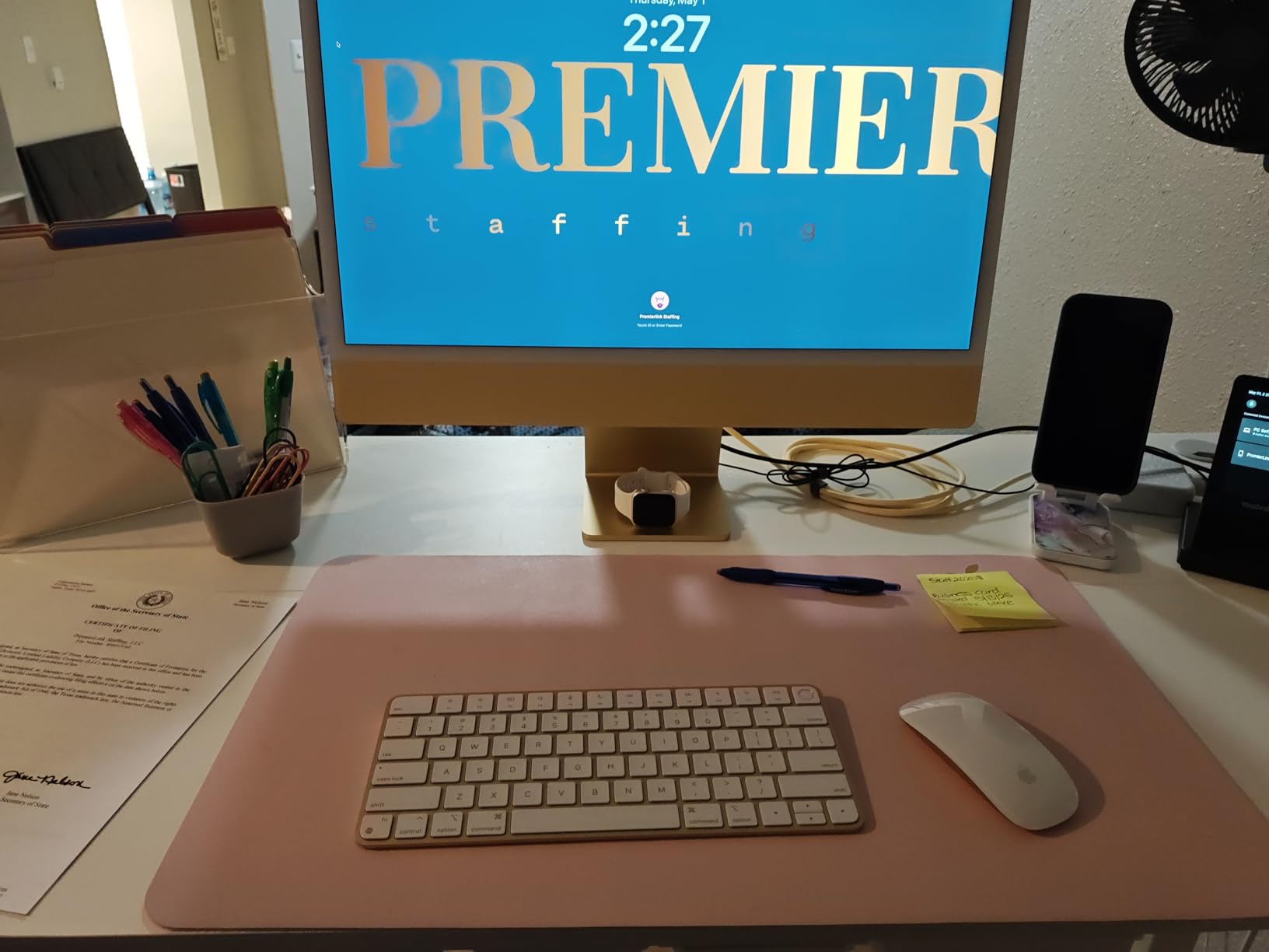 Apple 2023 iMac with Apple M3 Chip with 8-core CPU (24-inch, 8GB RAM, 512GB SSD Storage) Silver (Renewed) customer photo 1