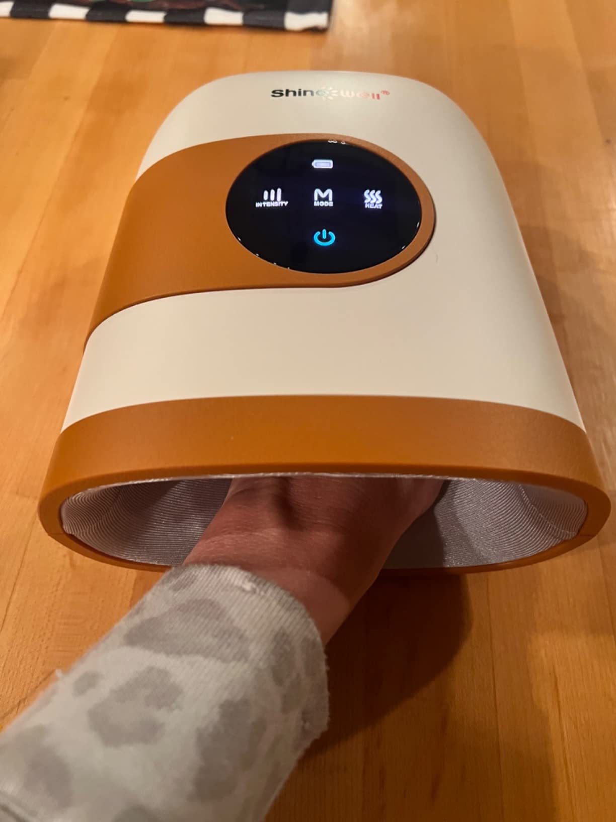 Shine Well Hand Massager - Cordless Hand Massager with Heat and Compression for Arthritis and Carpal Tunnel - Muscles Pain Relief from Wrist to Palm and Finger, Gifts for Women customer photo 1