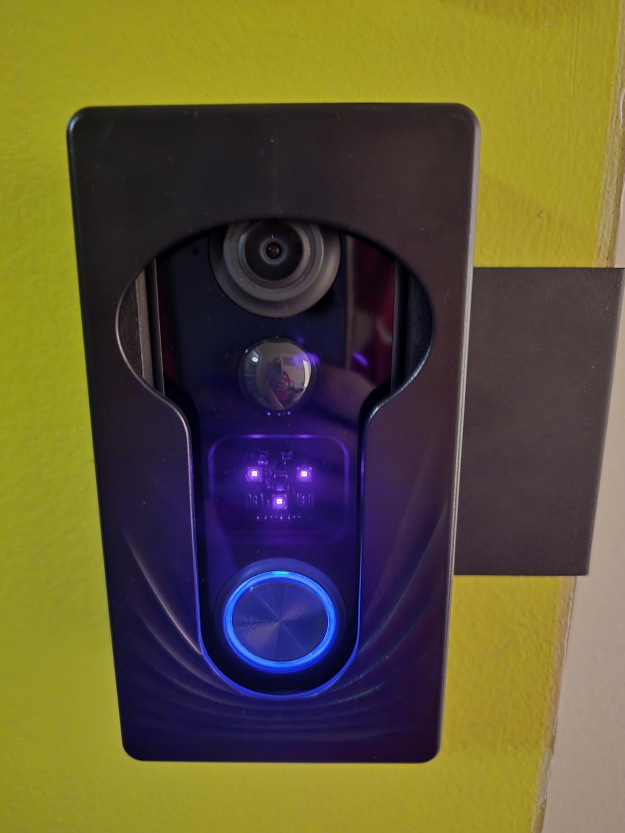 XTU 2K Video Doorbell Camera, Head-to-Toe View, Battery Powered Alexa customer photo 1