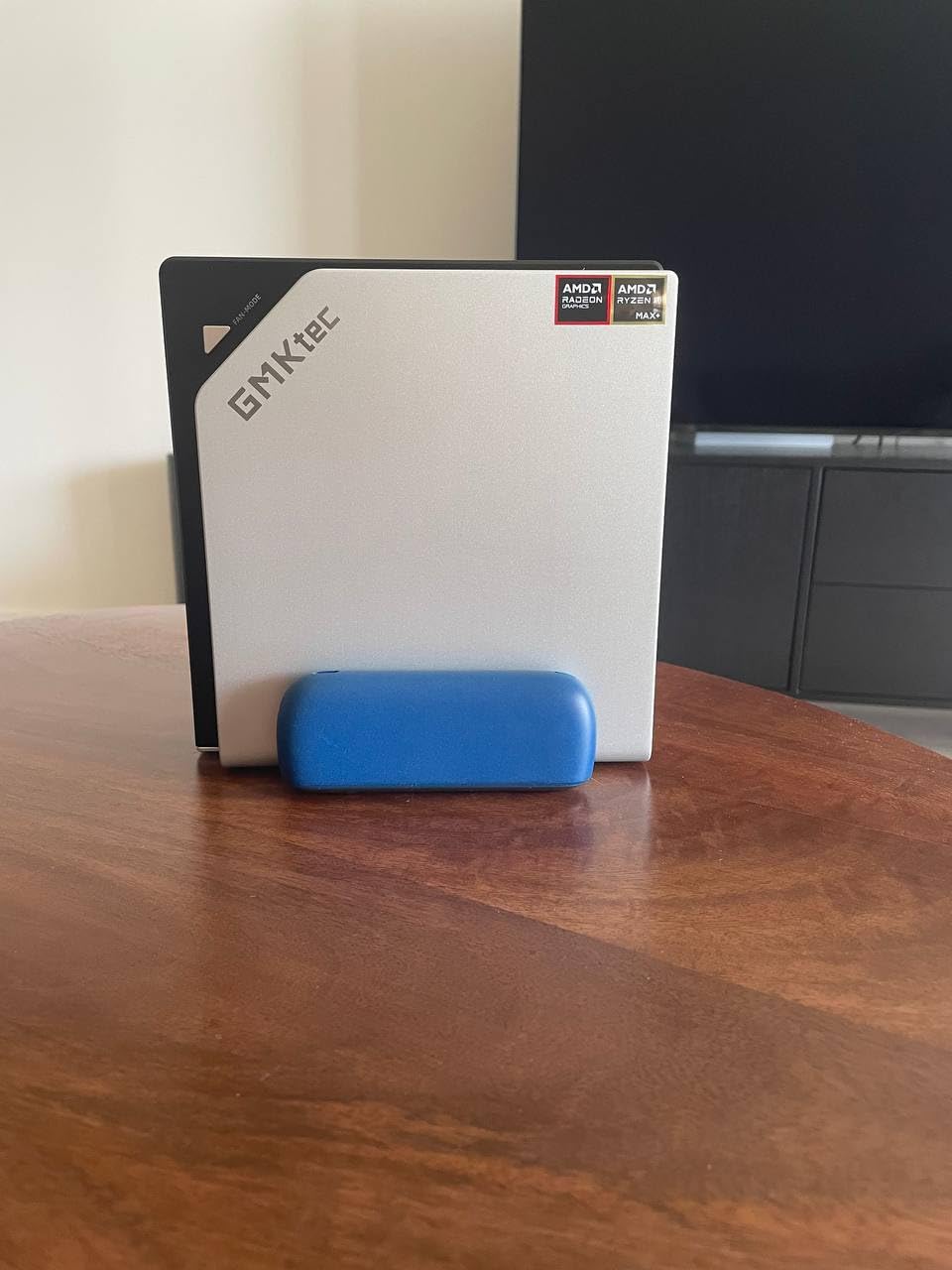 GMKtec EVO-X2 AI Mini PC AMD Ryzen Al Max+ 395 Up to 5.1GHz, 16C/32T customer photo 1