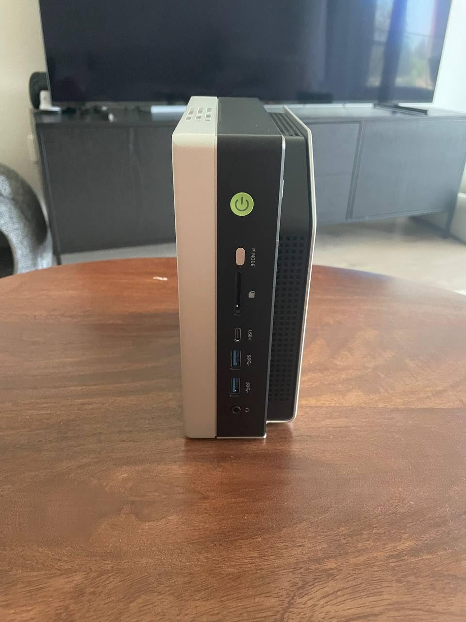 GMKtec EVO-X2 AI Mini PC AMD Ryzen Al Max+ 395 Up to 5.1GHz, 16C/32T customer photo 2