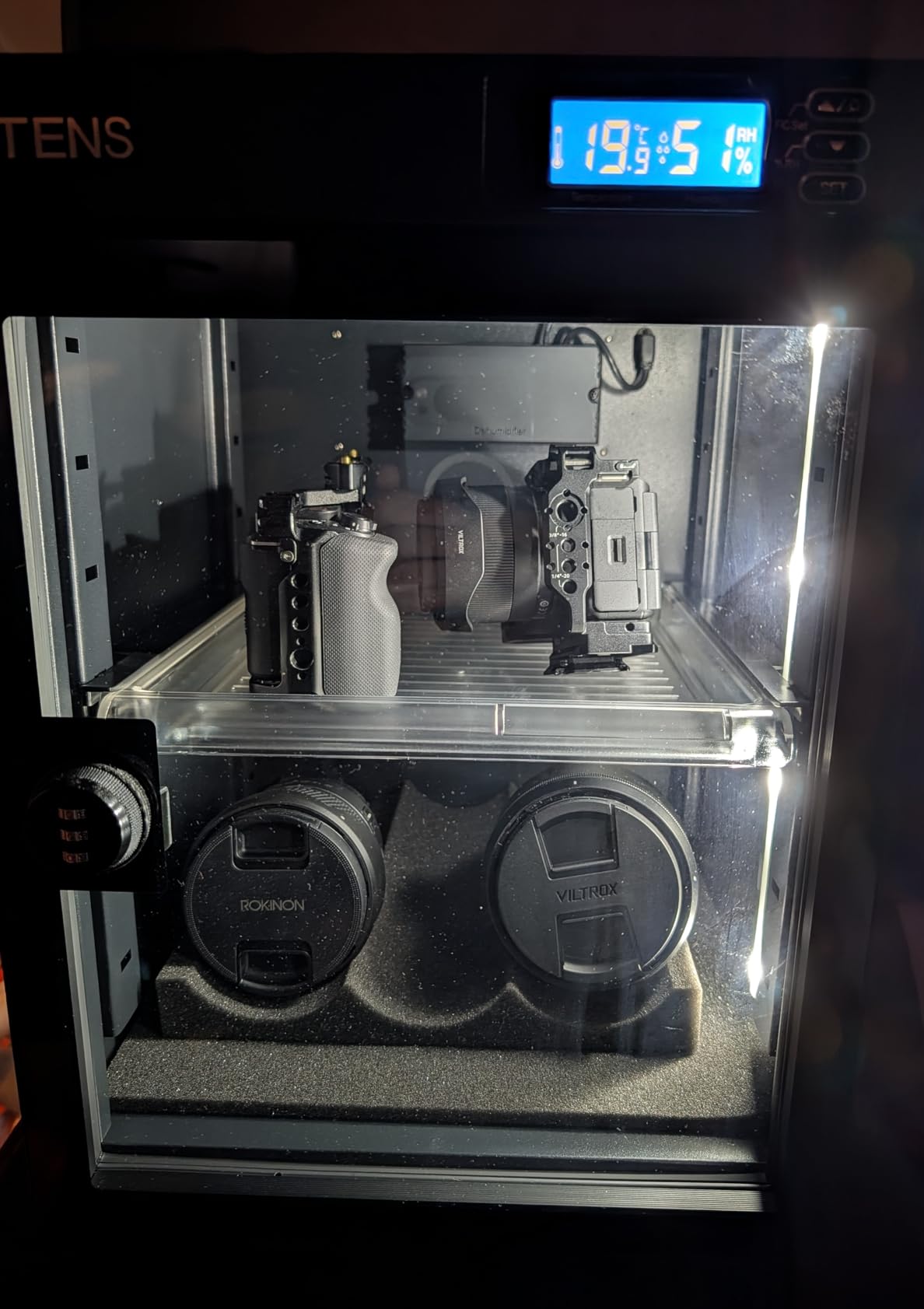 Dehumidifying Dry Cabinet Box with Combination Lock,Digital Control Noiseless and Energy Saving,for Camera Lens,Electronic Equipment,Collectibles Storage,Temperature Humidity LED Screen (80L) customer photo 2