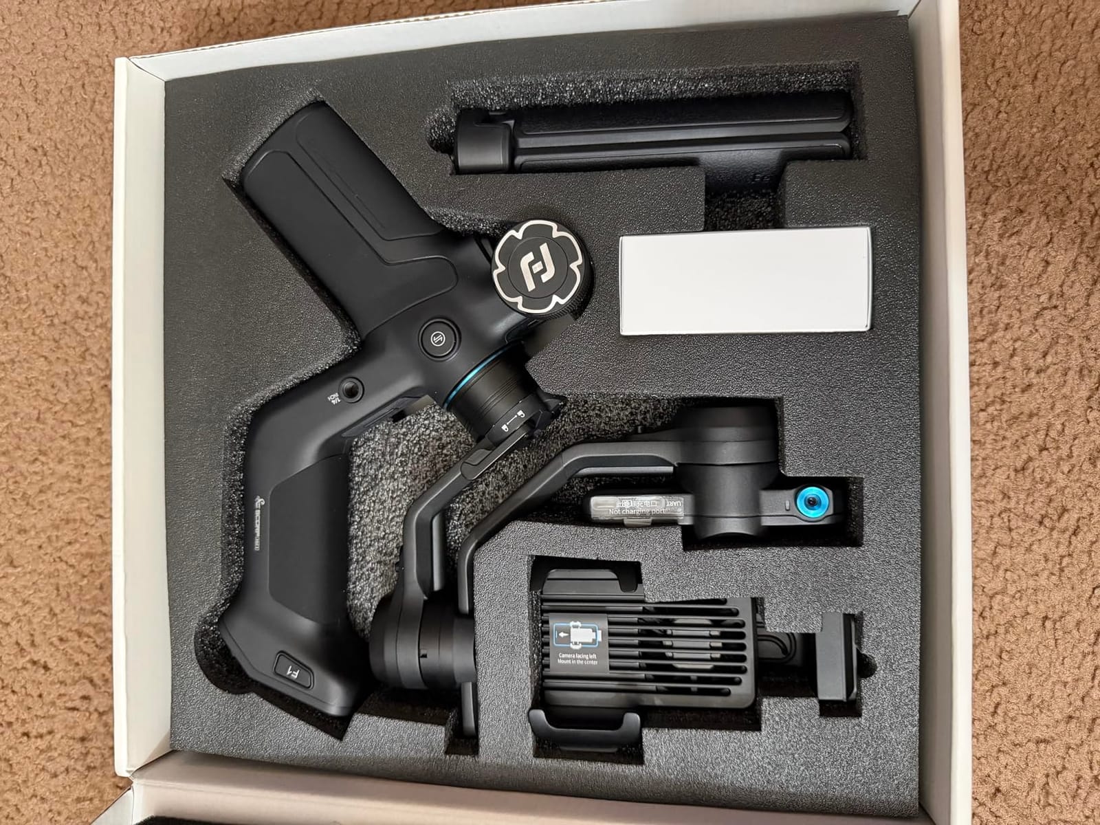 FeiyuTech SCORP Mini 3 Gimbal Stabilizer for Smartphone, Built-in AI Tracking Module & Cooling Fan, 2KG Payload 3-Axis Phone Gimbal with Integrated Grip Design, Gimbal Stabilizer for iPhone & Android customer photo 2