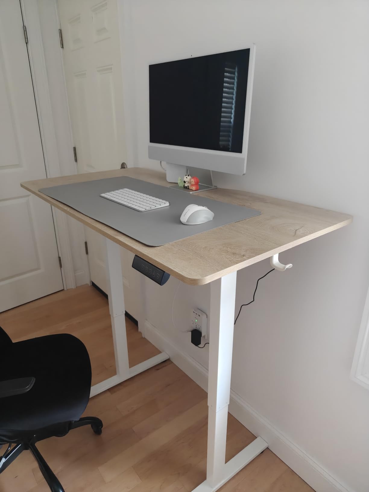 FEZIBO Standing Desk 48 × 24 Inch Electric Height Adjustable, Maple customer photo 2