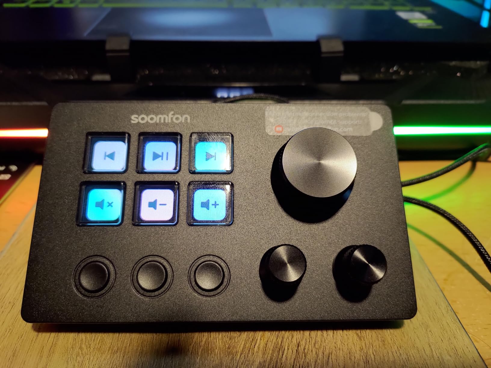 SOOMFON Stream Controller Studio Deck 6 Macro Keys, 3 Dials, 3 Buttons customer photo 2