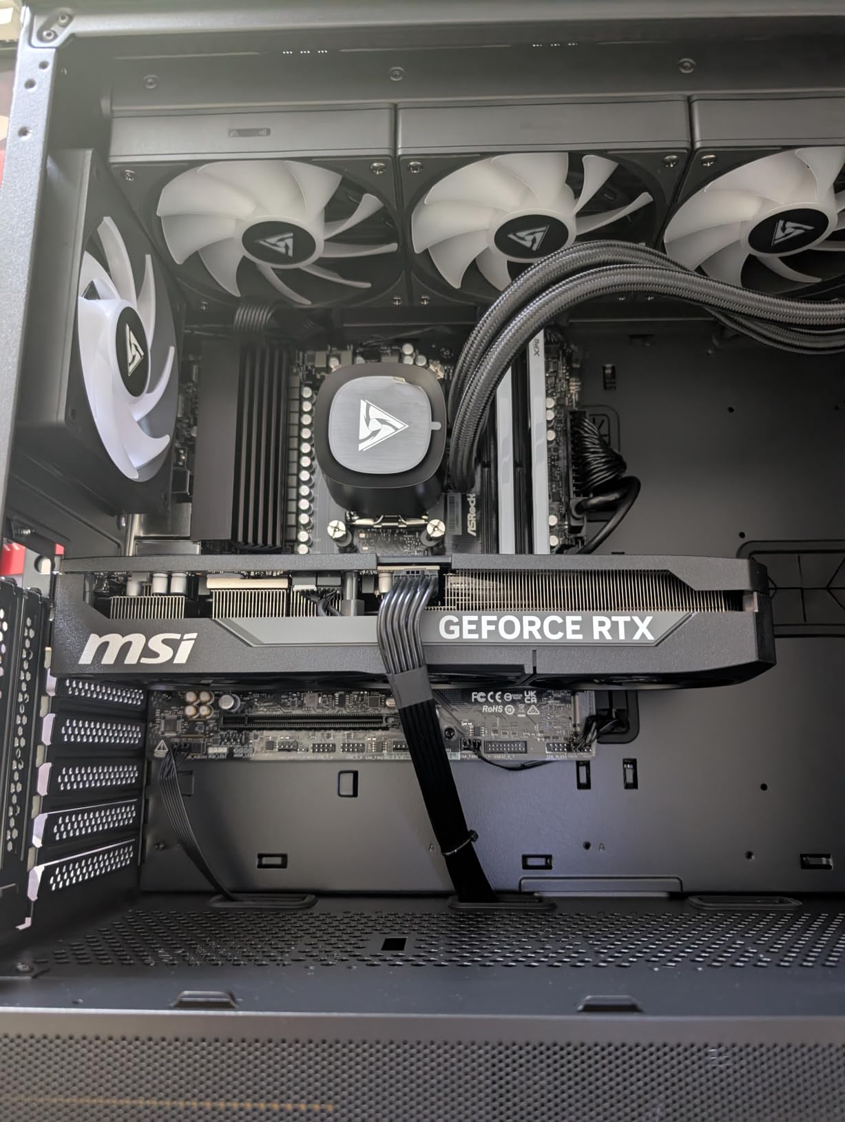 STORMCRAFT Skyhawk PRO Gaming PC RTX 5070 Ti R7 9800X3D 32GB DDR5 2TB SSD customer photo 2