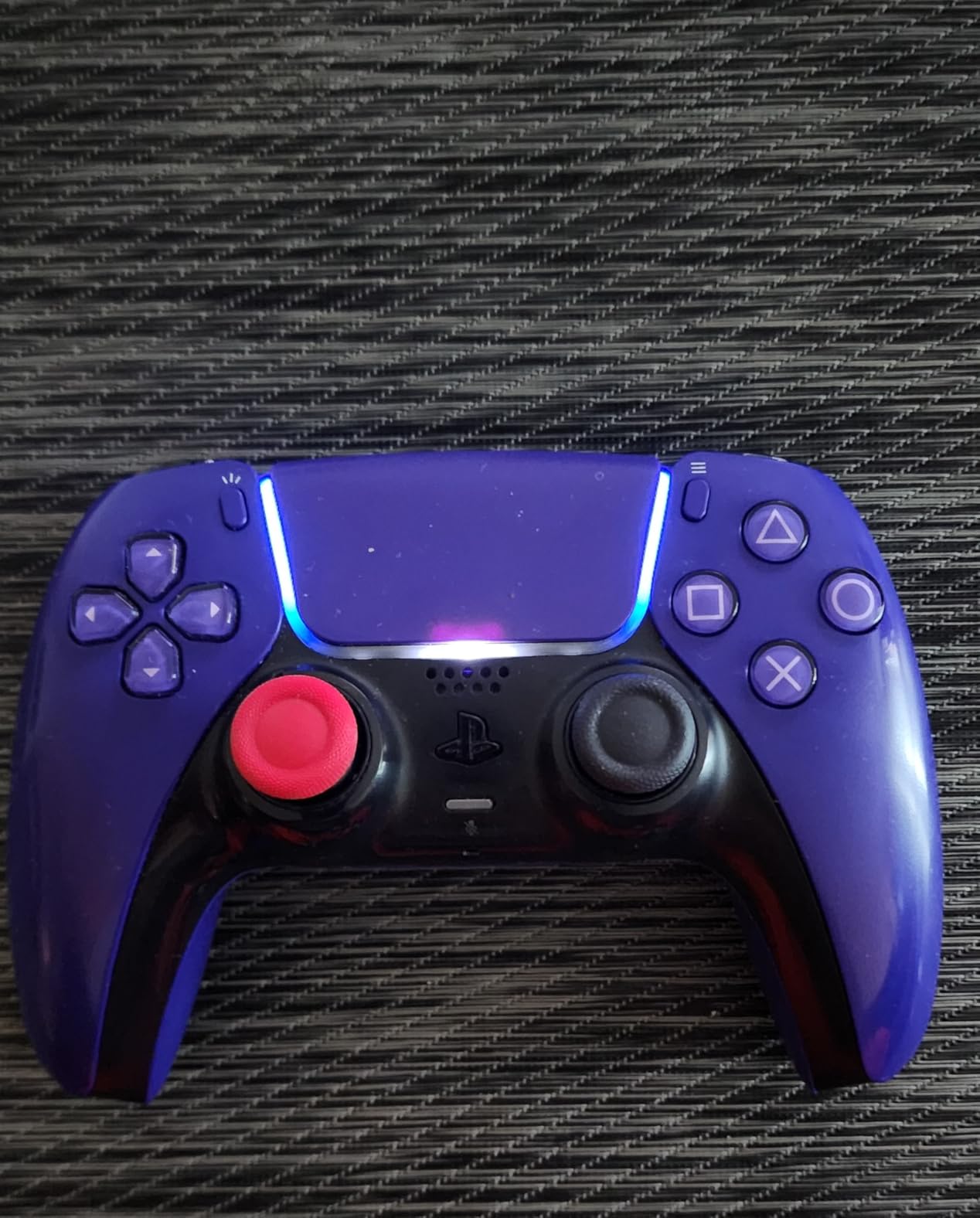 NEWDERY Joystick Replacement Grip Caps for PS5/PS4 Controller customer photo 1