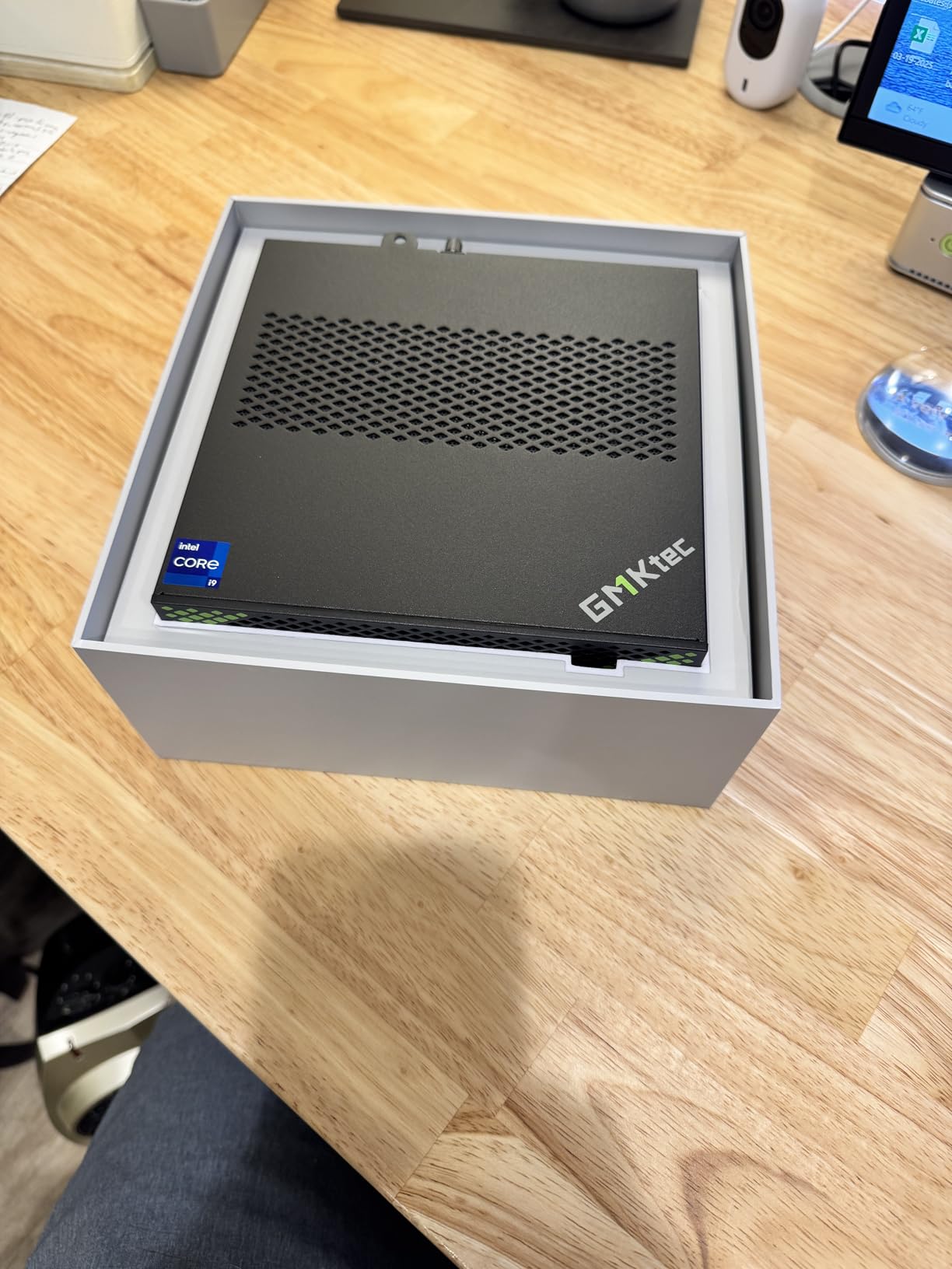 GMKtec AI Mini PC Ultra 9 285H (Turbo 5.4GHz) 64GB DDR5 1TB PCIe 4.0 SSD Mini Gaming Computer 3X M.2 Expansion Slots, Oculink, Quad Screen 8K Display EVO-T1 customer photo 2