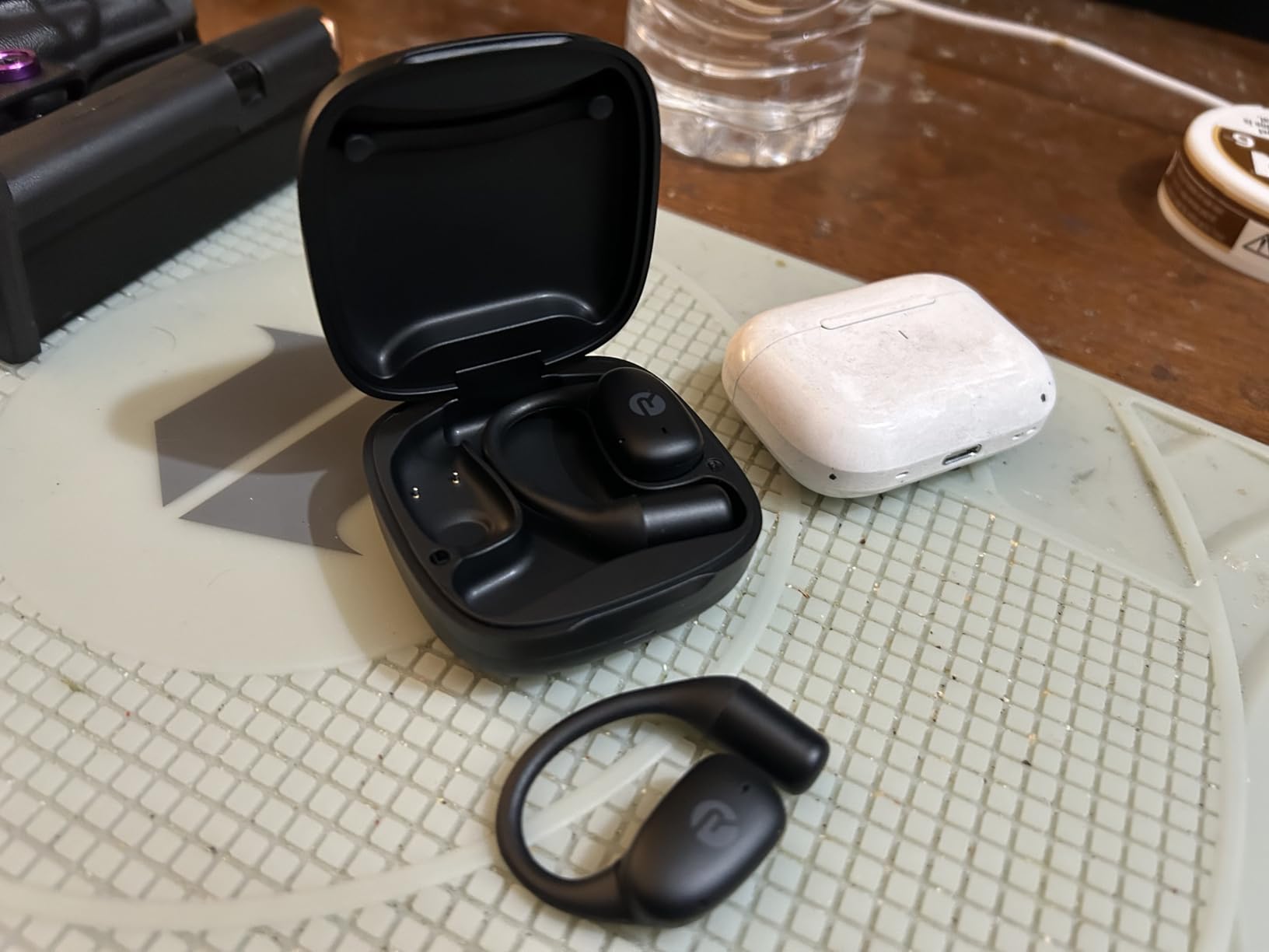 Raycon Essential Open Ear Earbuds – Open Ear Headphones, Earbuds Wireless Bluetooth, Sweat & Water-Resistant Earphones, Running Headphones with Ultra-Lightweight Design, 36 Hours Battery Life (Black) customer photo 2