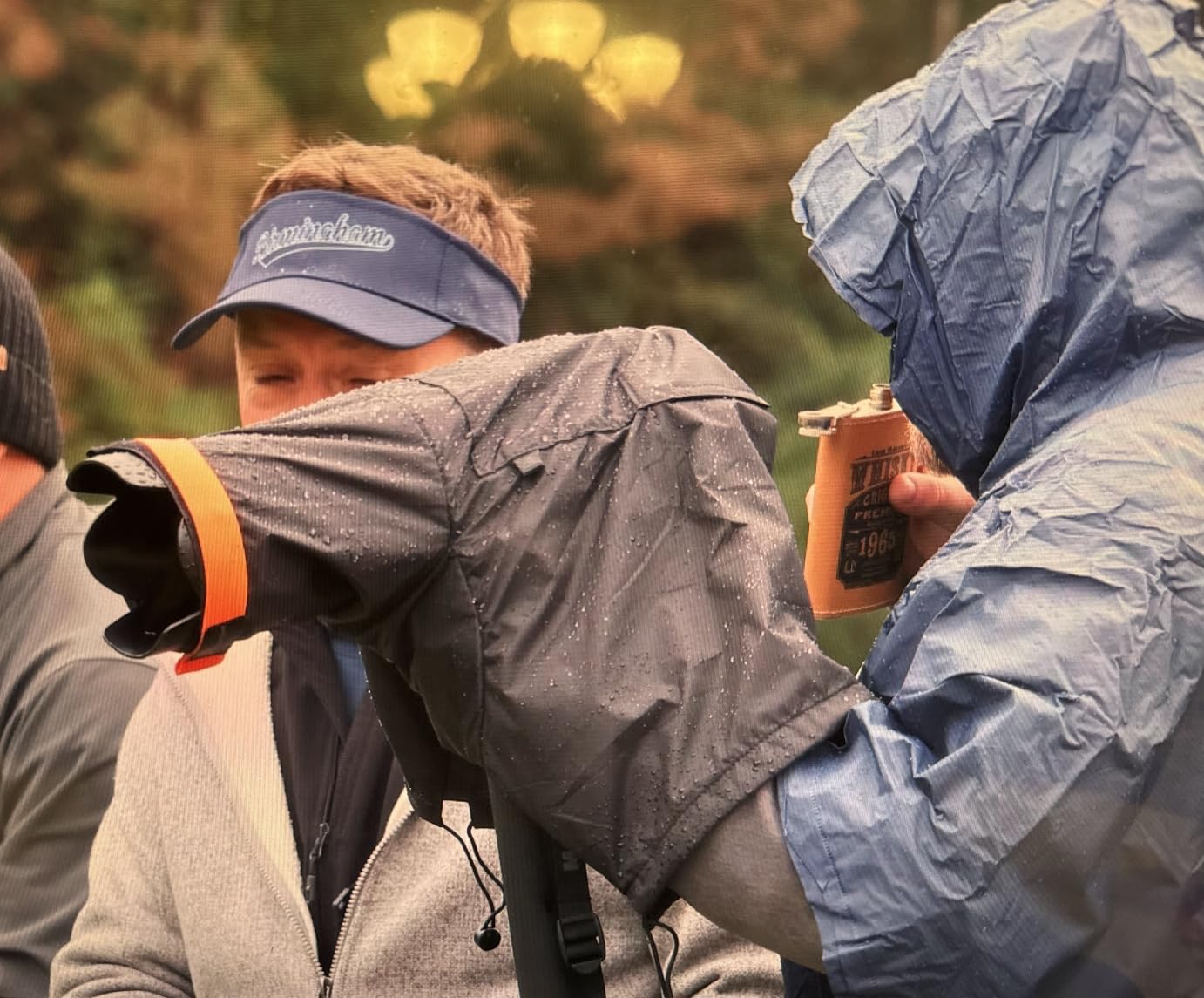 K&F CONCEPT Camera Rain Cover, Waterproof Camera Cover for Nikon Canon Sony | Anti-Fog Window, Waterproof Zipper, Secure & Non-Slip Hold, DSLR/Mirrorless & Lenses Compatible, Raincoat Design, BR01 customer photo 2