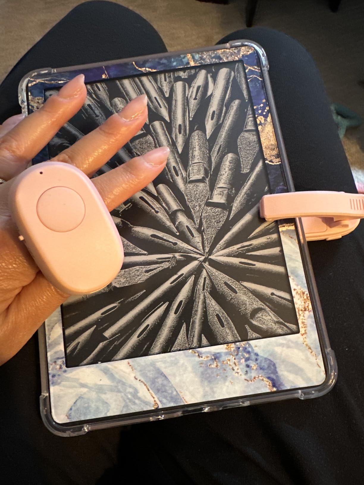 Kindle Page Turner Ring, Remote Control for iPad Tablets eReaders Pink customer photo 1